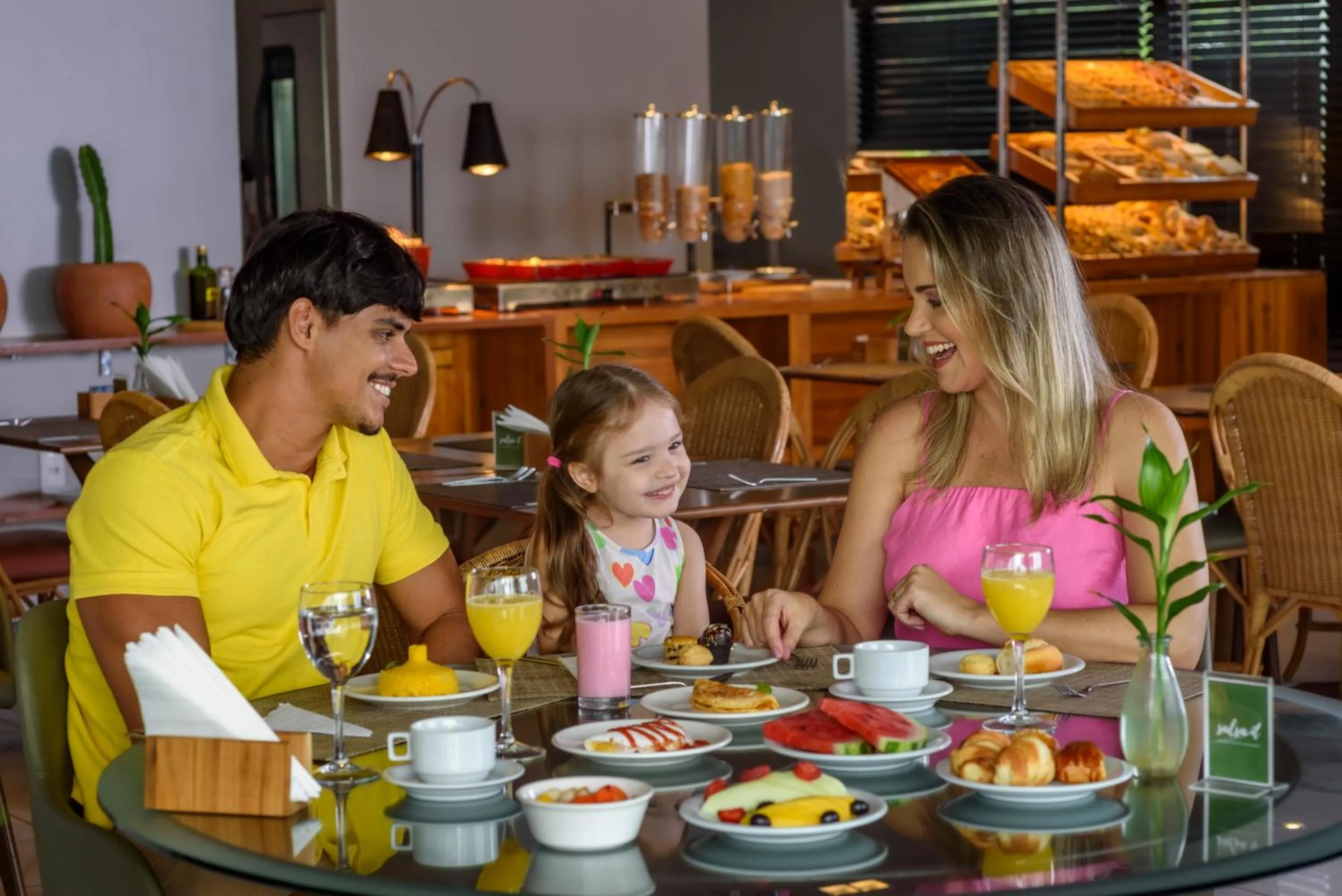 Restaurant/places to eat in Hardman Praia Hotel