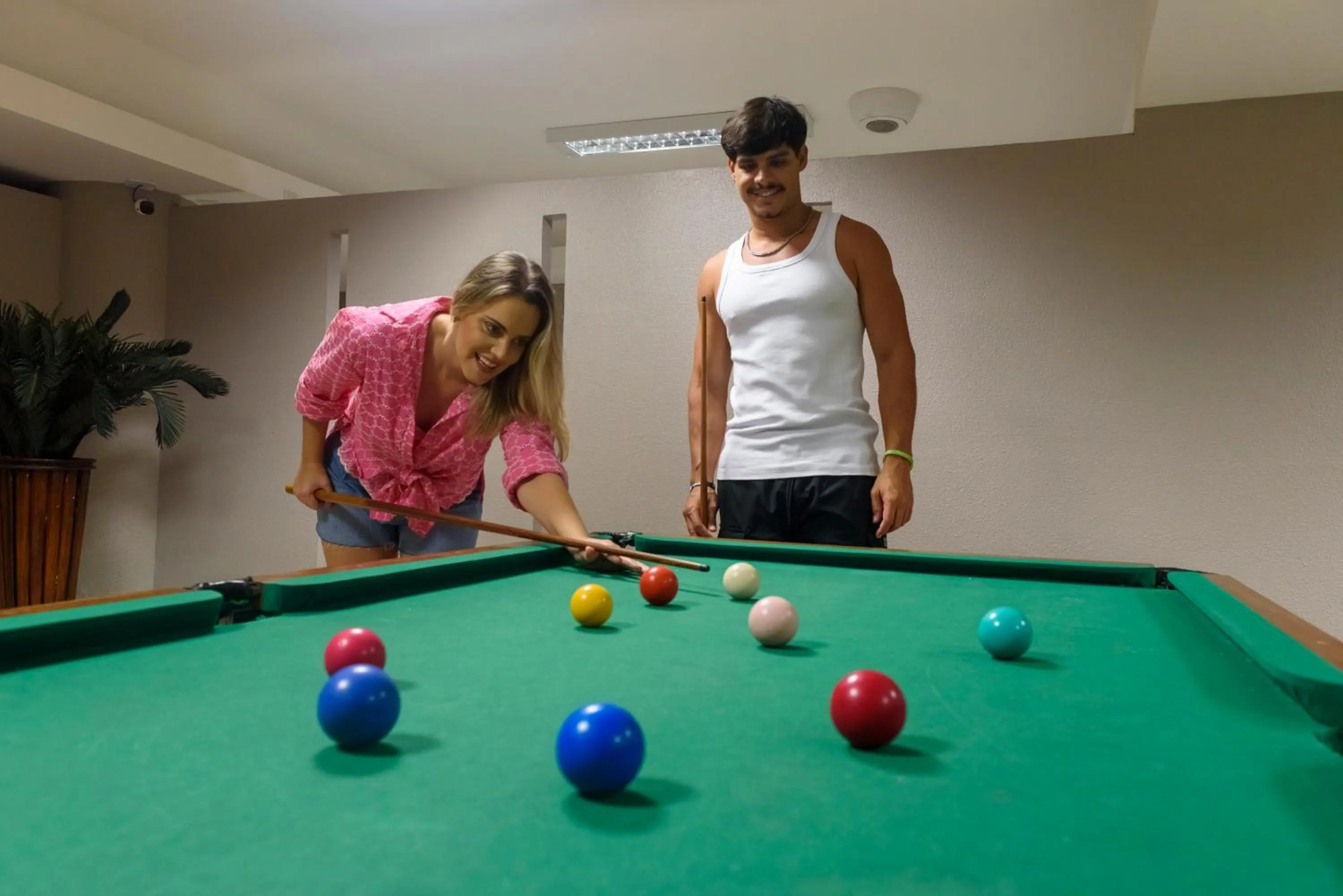 Billiard in Hardman Praia Hotel