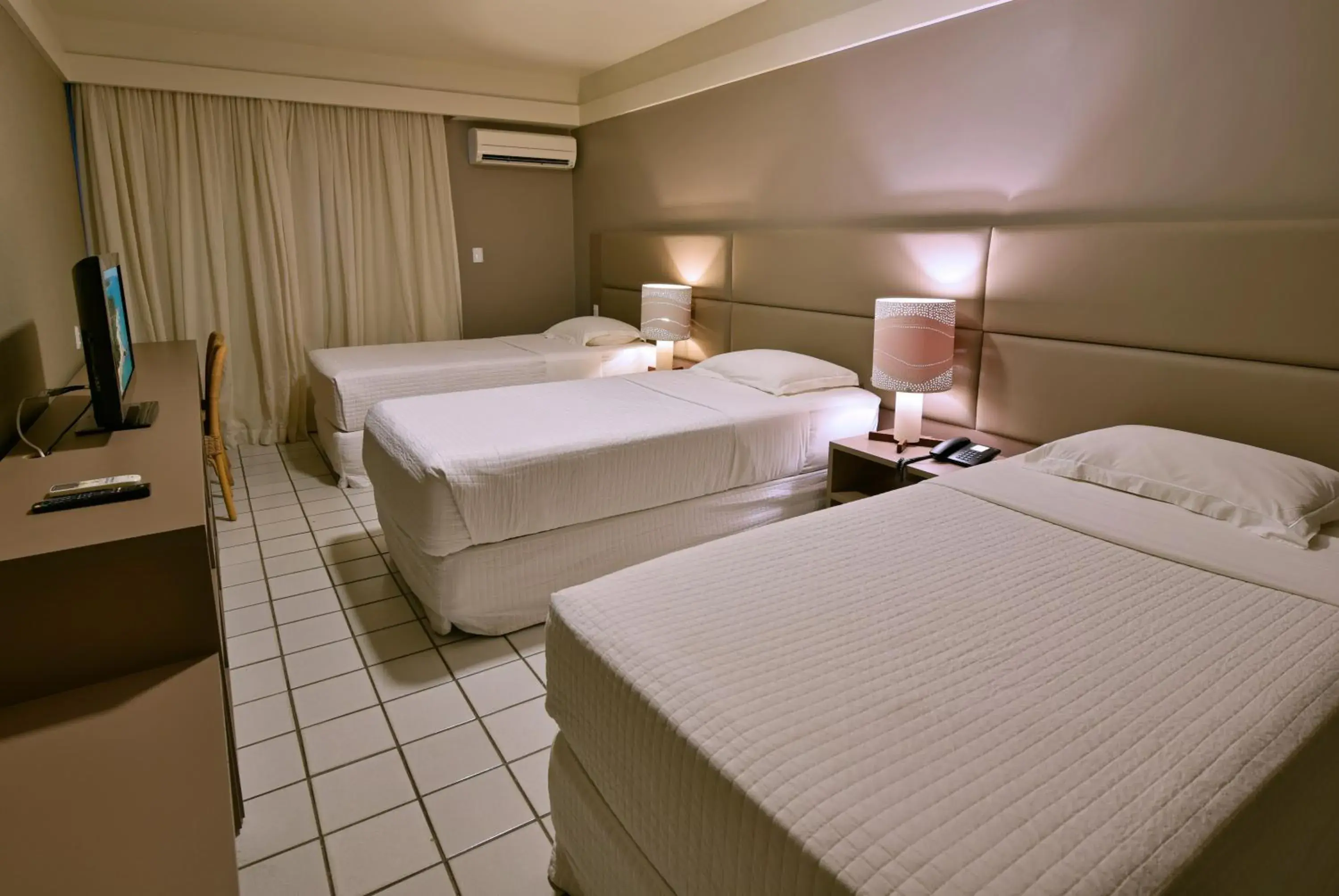 Superior Triple Room in Hardman Praia Hotel Superior Triple Room in Hardman Praia Hotel