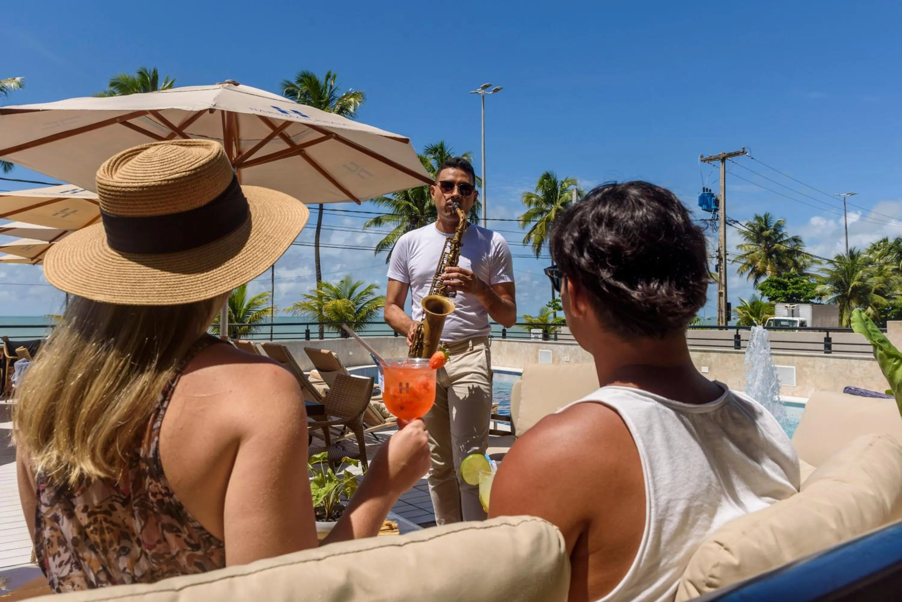 Guests in Hardman Praia Hotel