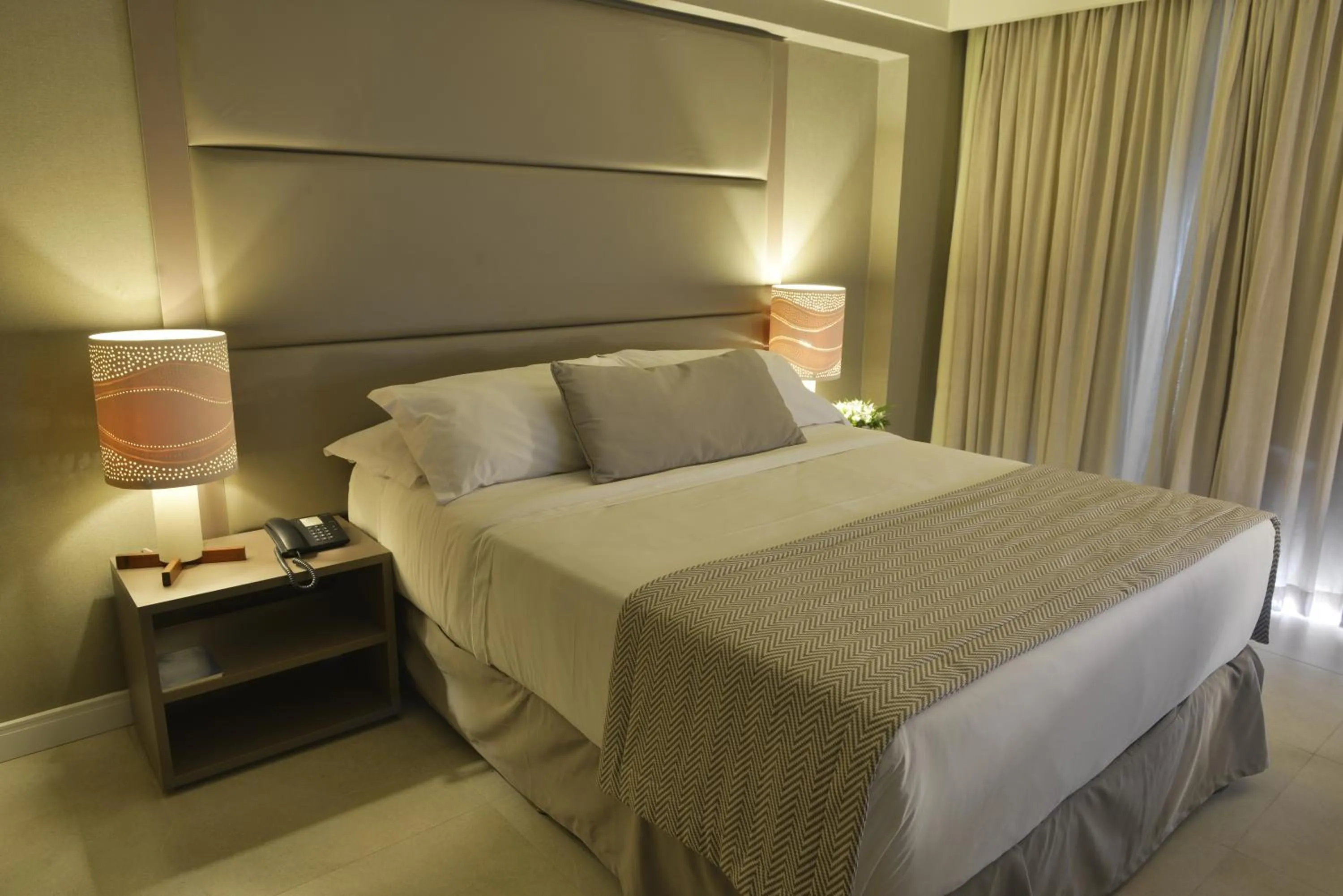 Bed in Hardman Praia Hotel