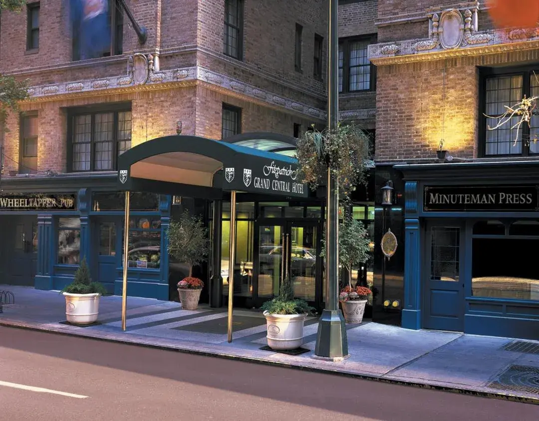 Property building in Fitzpatrick Grand Central Property building in Fitzpatrick Grand Central