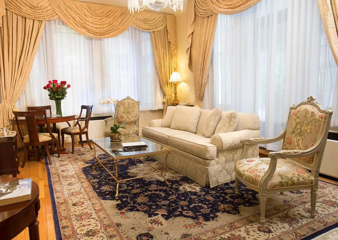 Living room in Fitzpatrick Grand Central