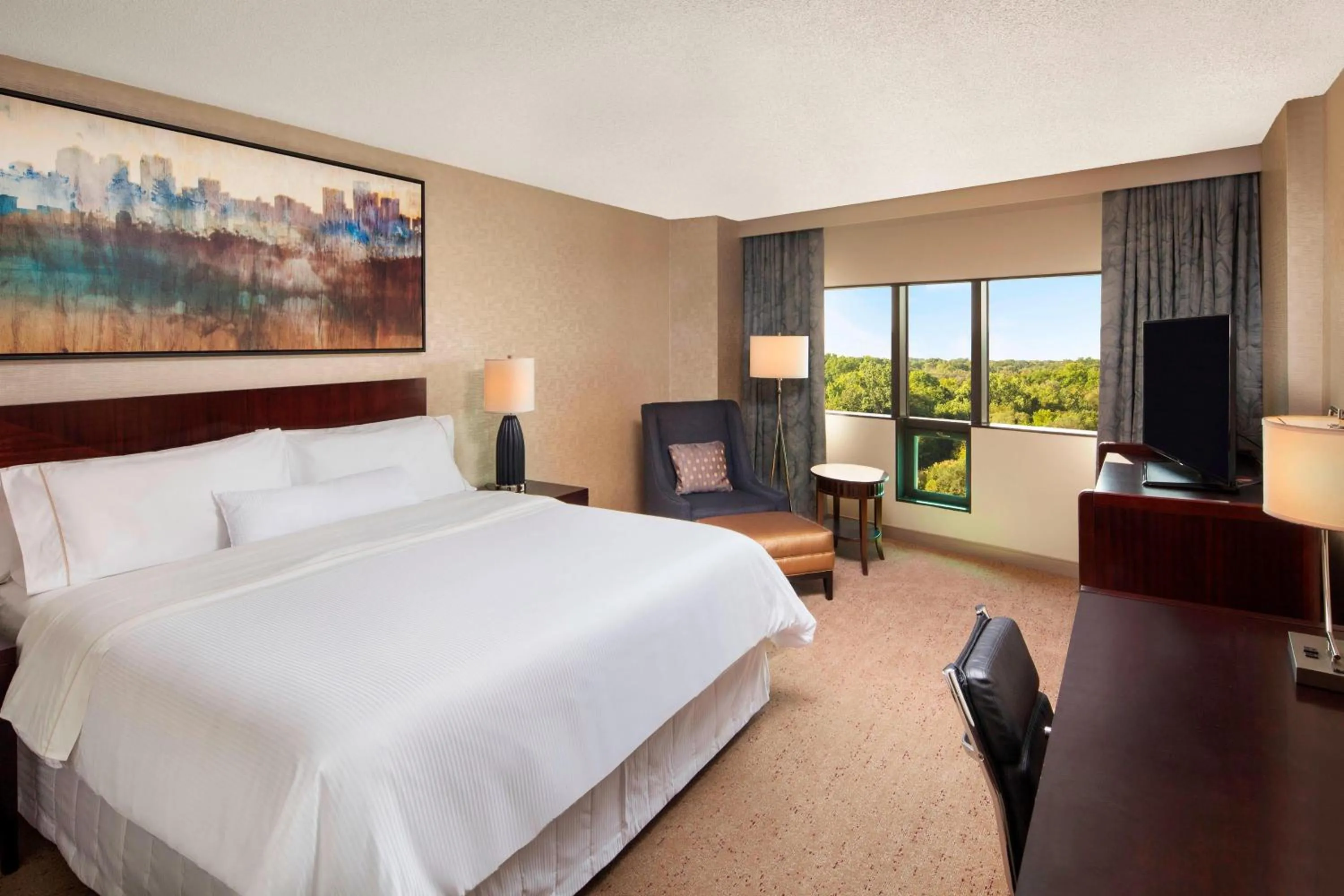 Bedroom, Bed in The Westin Southfield Detroit