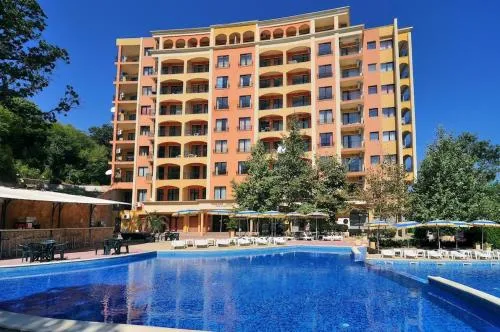 Kris Apartments at Paradise Green Park