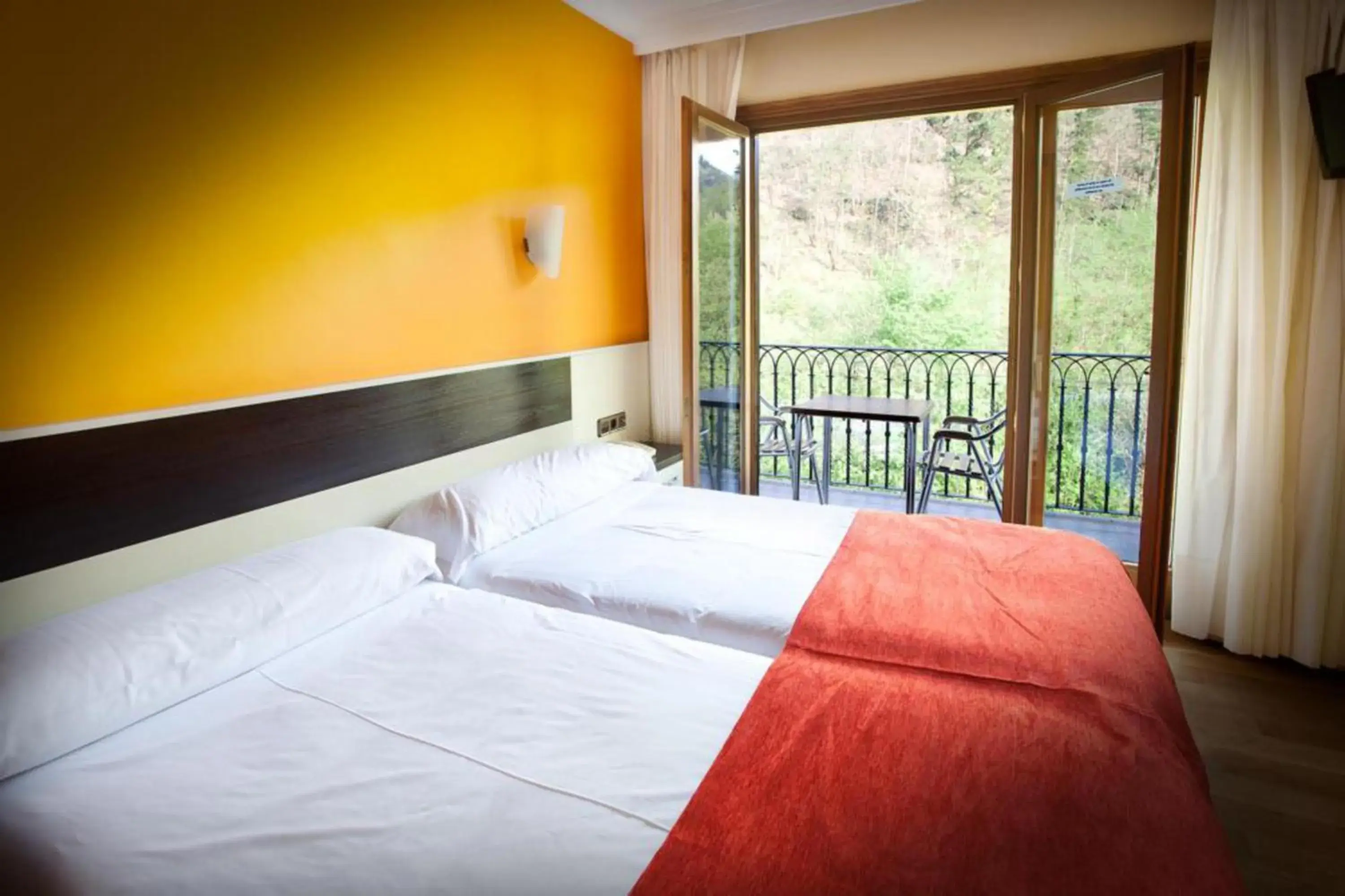 Single Room with Terrace - single occupancy in Hotel Venta de Etxalar Single Room with Terrace - single occupancy in Hotel Venta de Etxalar