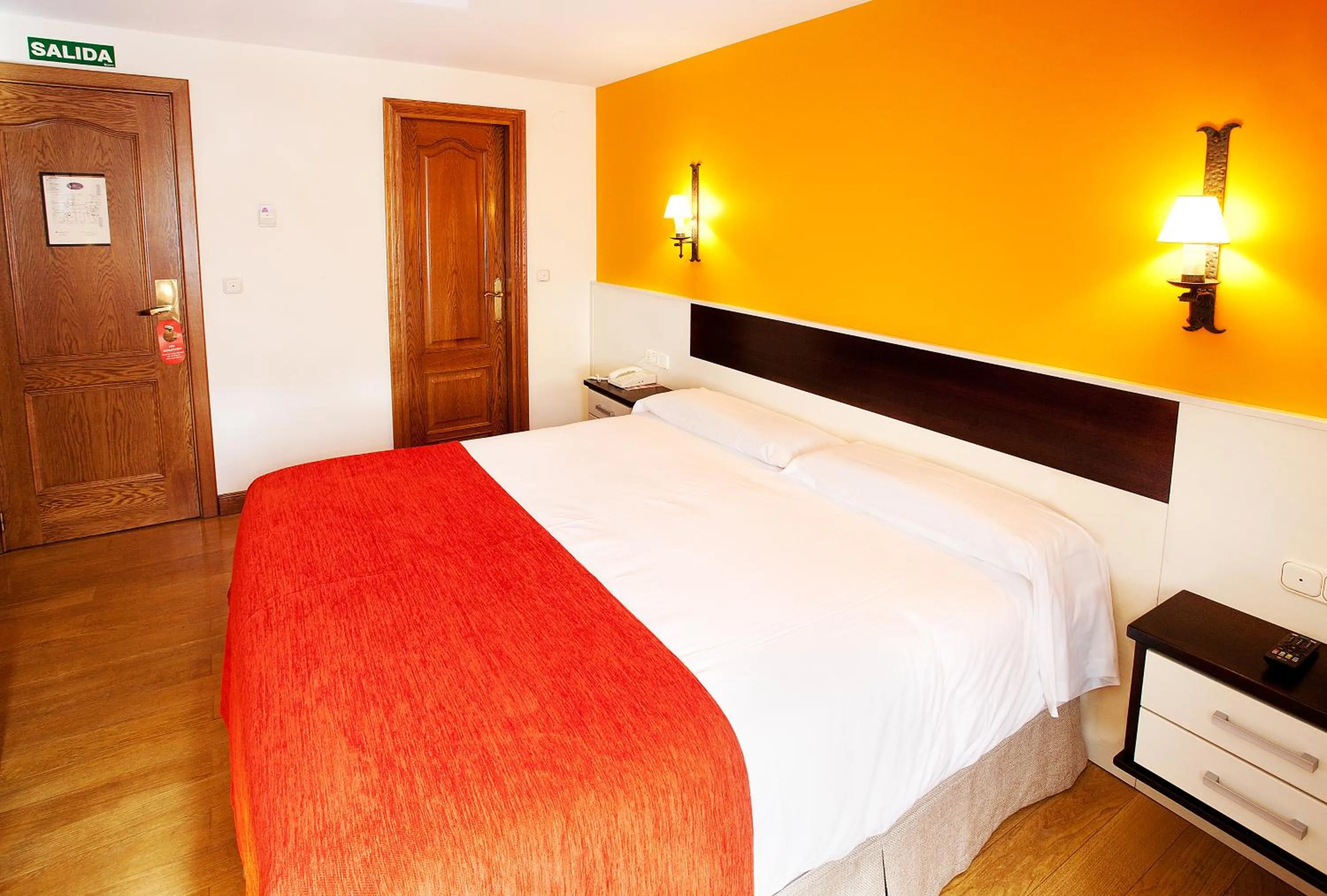 Double or Twin Room in Hotel Venta de Etxalar