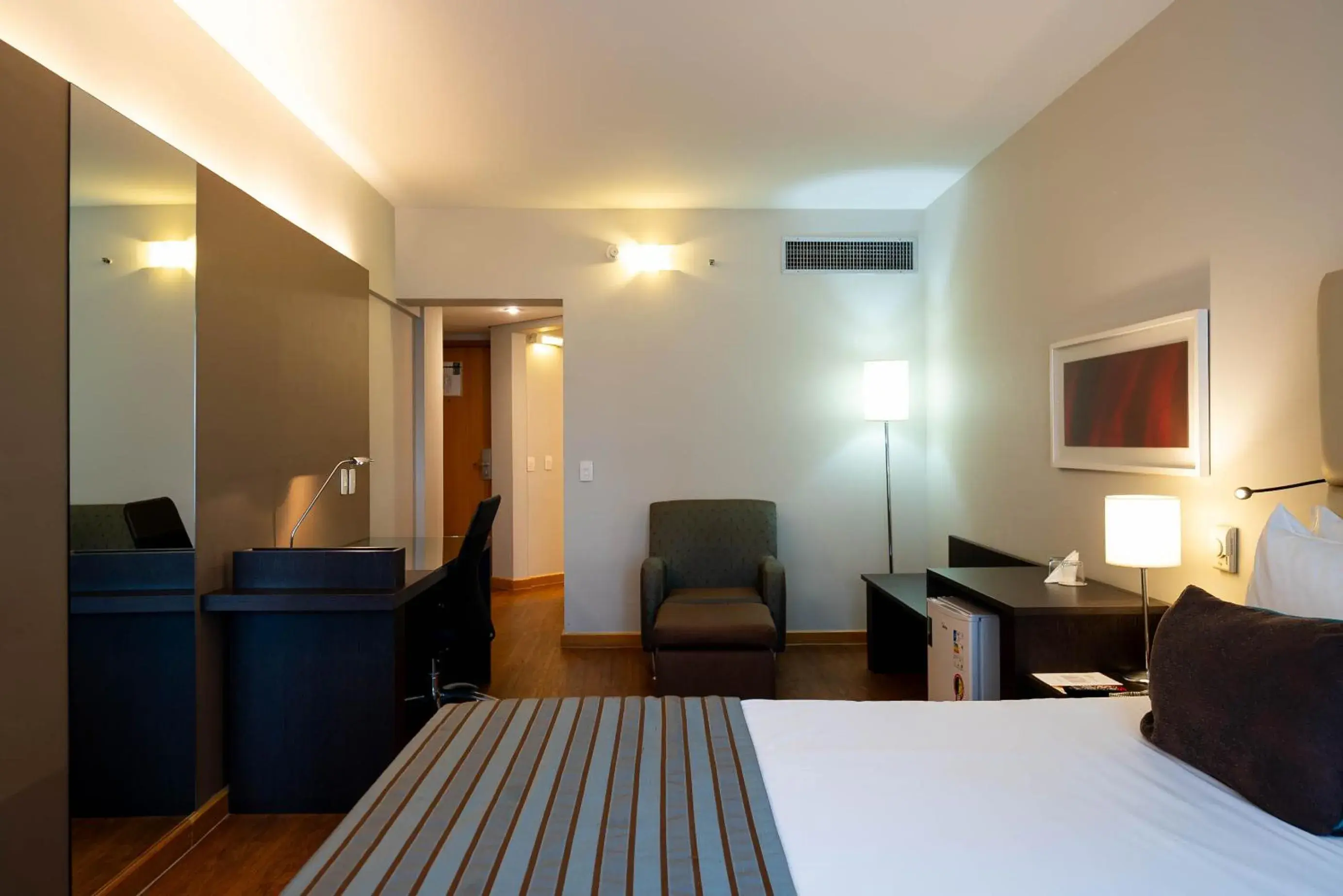 Queen Suite - single occupancy in Sol Alphaville Hotel & Residence Queen Suite - single occupancy in Sol Alphaville Hotel & Residence