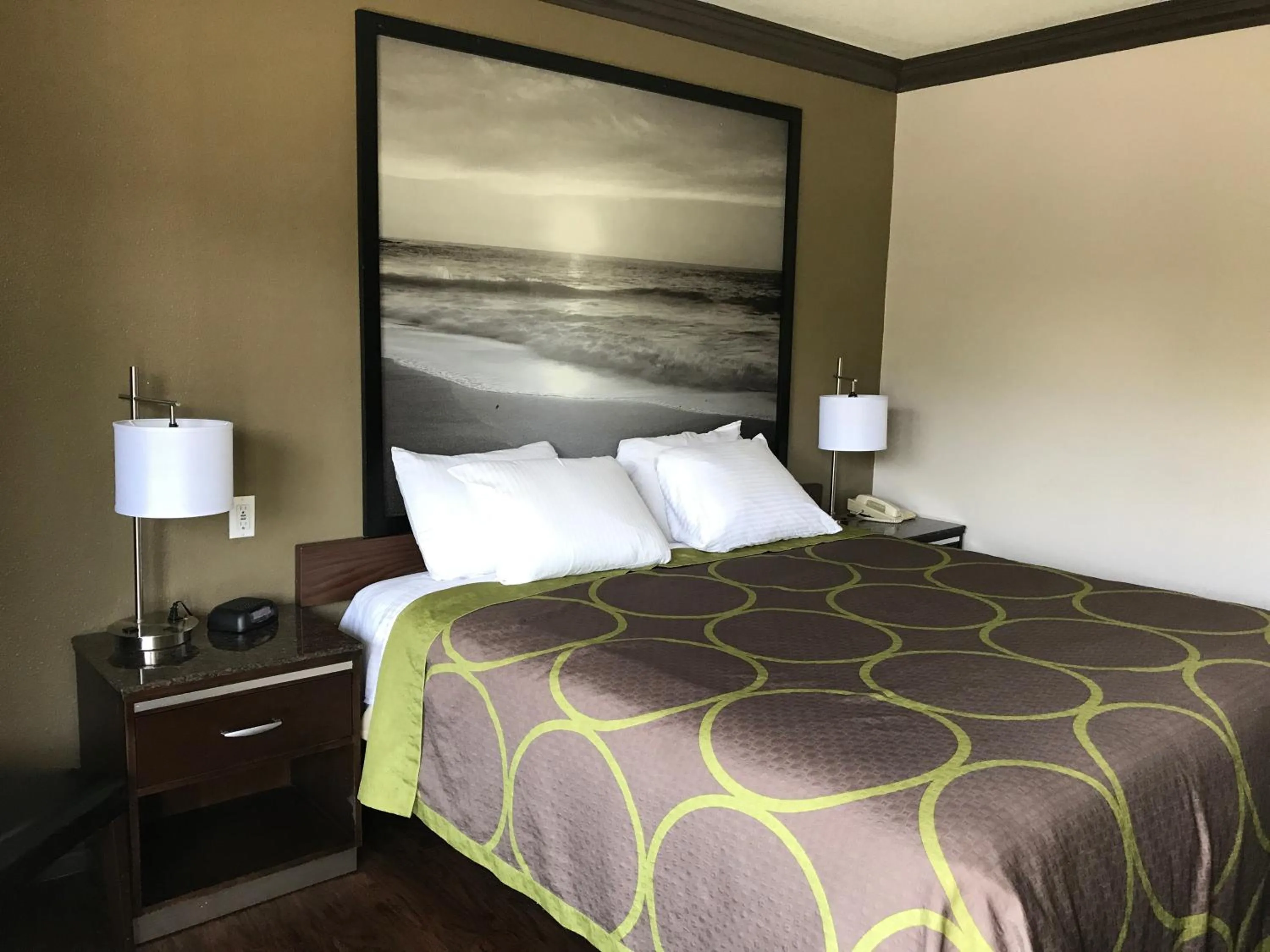 Bed in Skyways Hotel