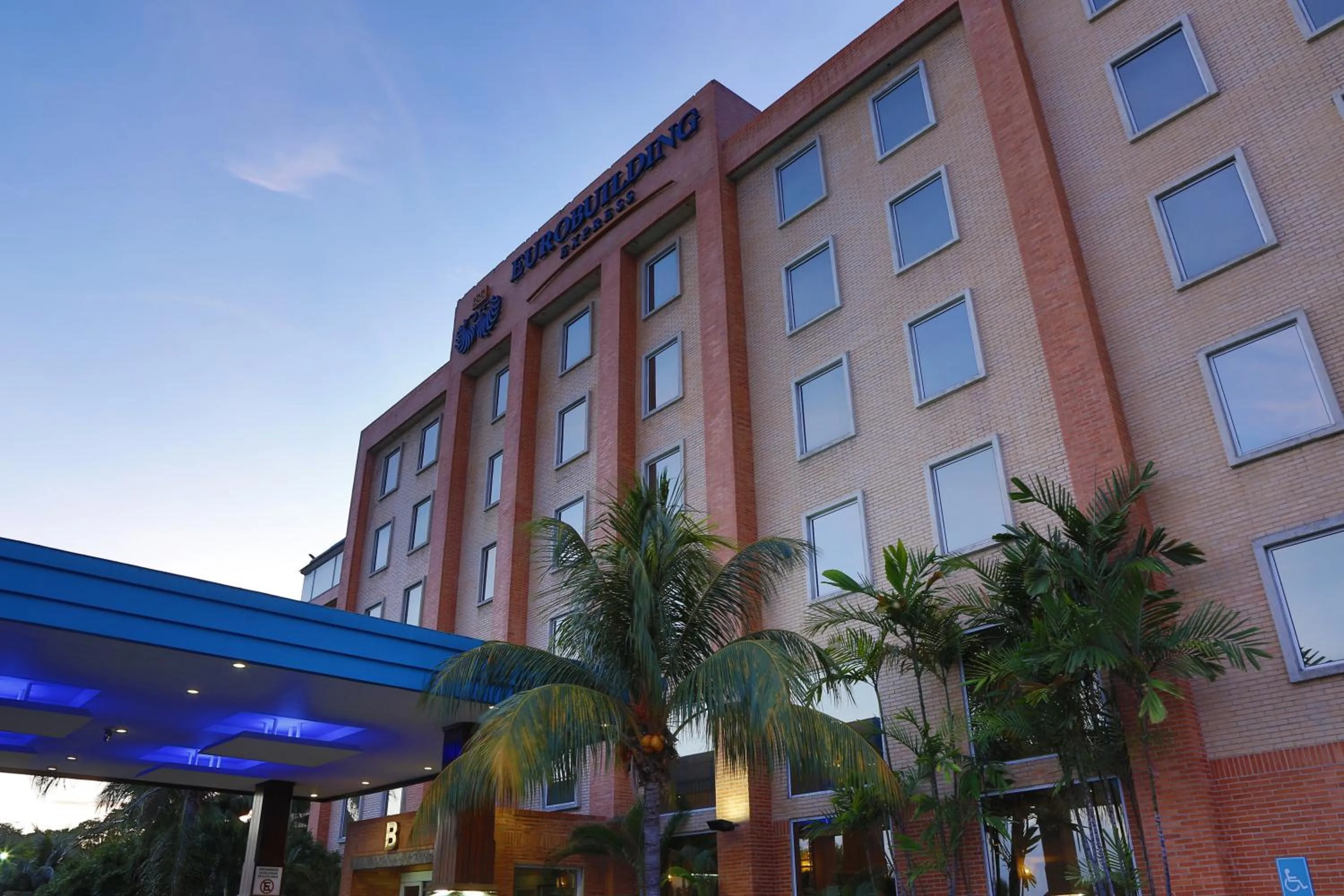 Property building in Eurobuilding Express Maiquetía