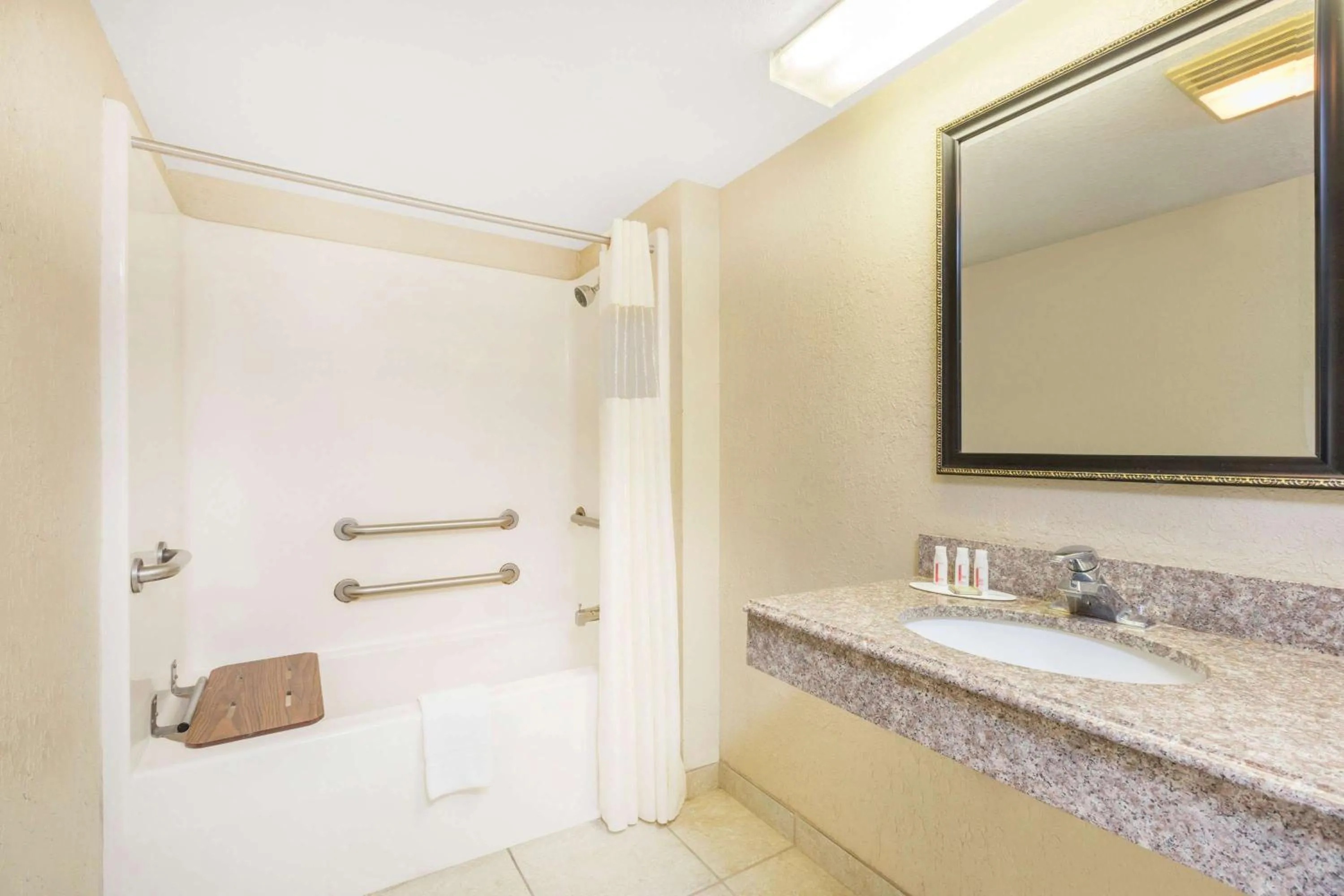 Photo of the whole room, Bathroom in Super 8 by Wyndham San Antonio at I-10
