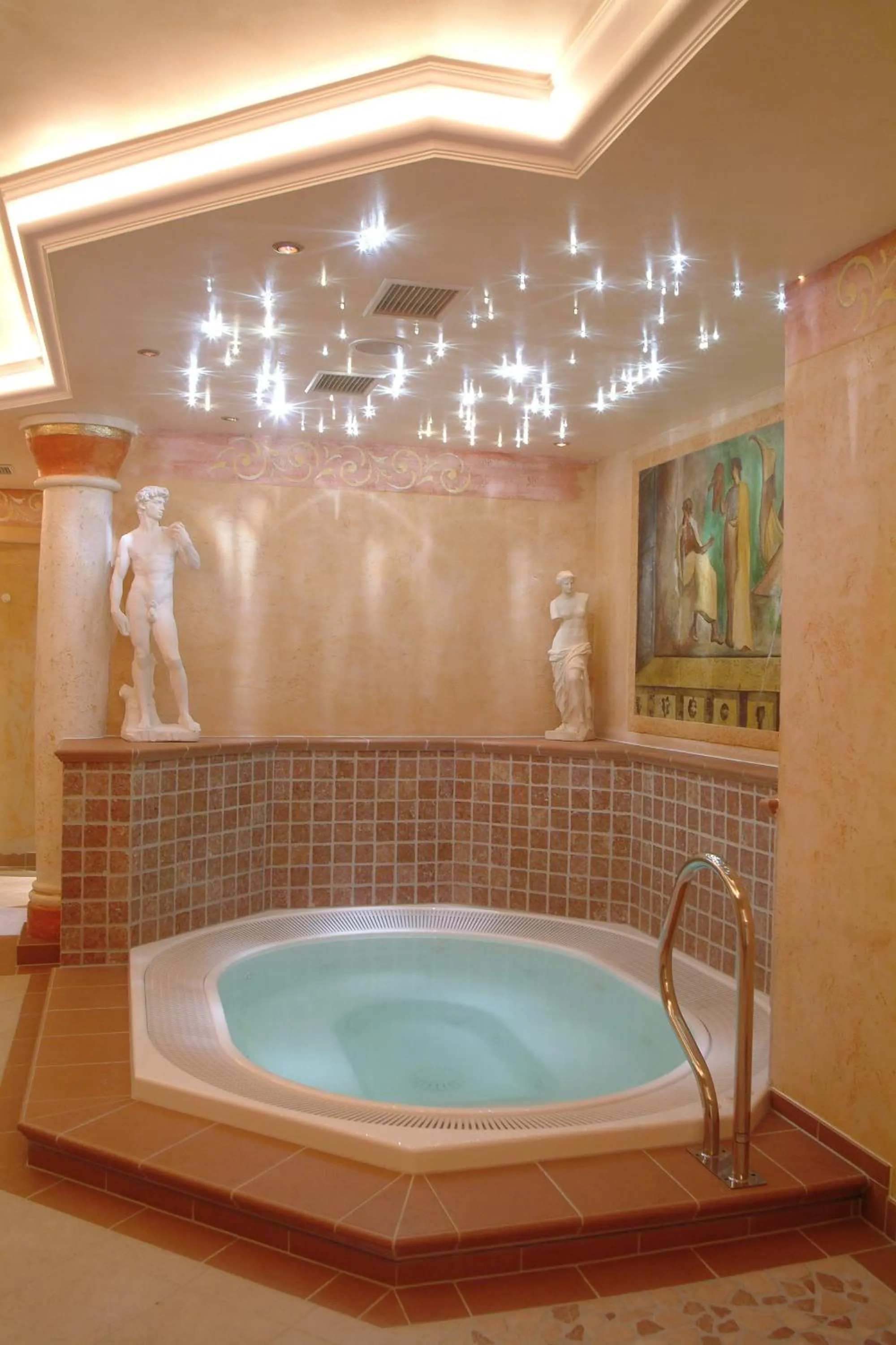 Hot Tub in Hotel Keindl