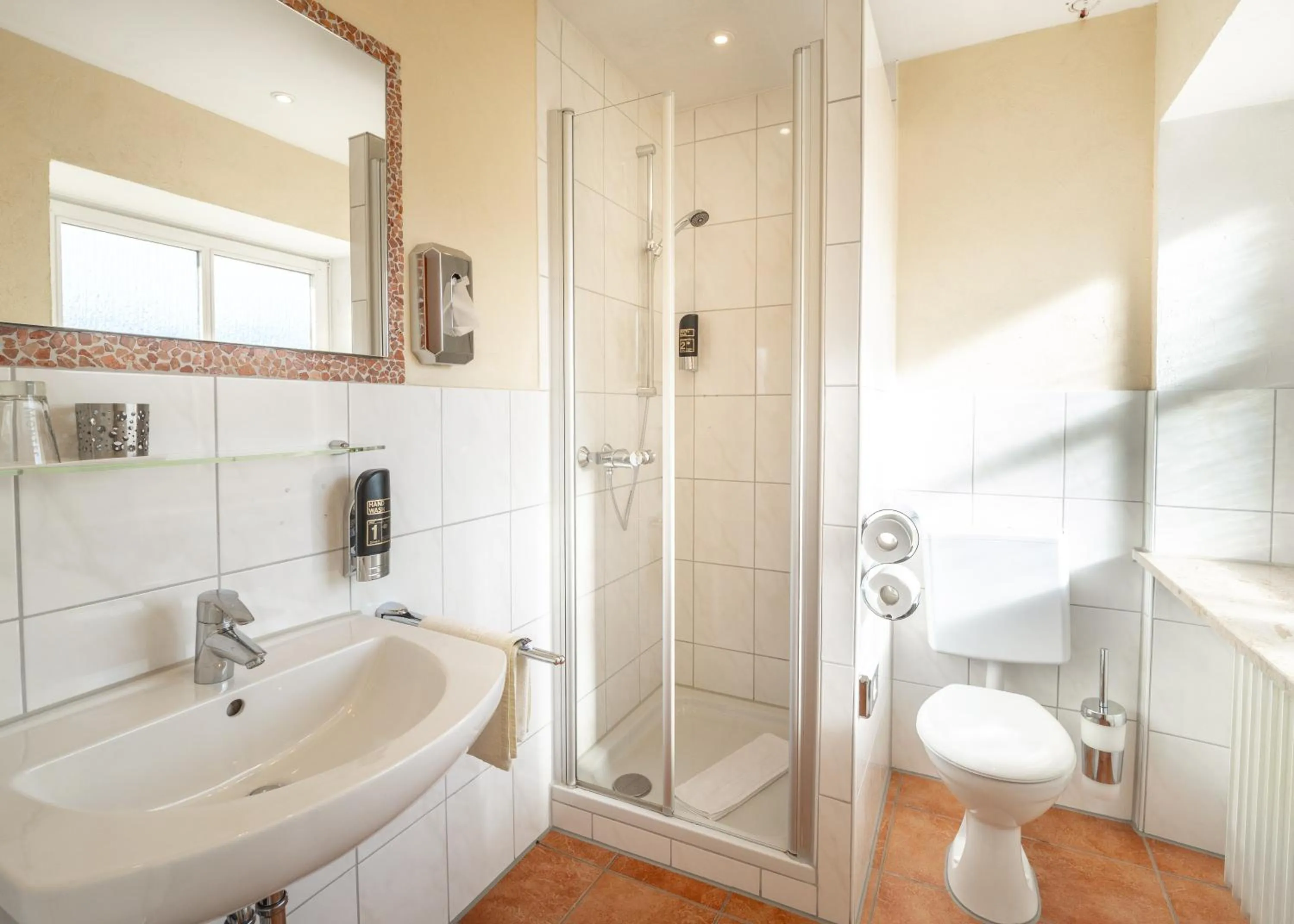 Shower in Hotel Keindl