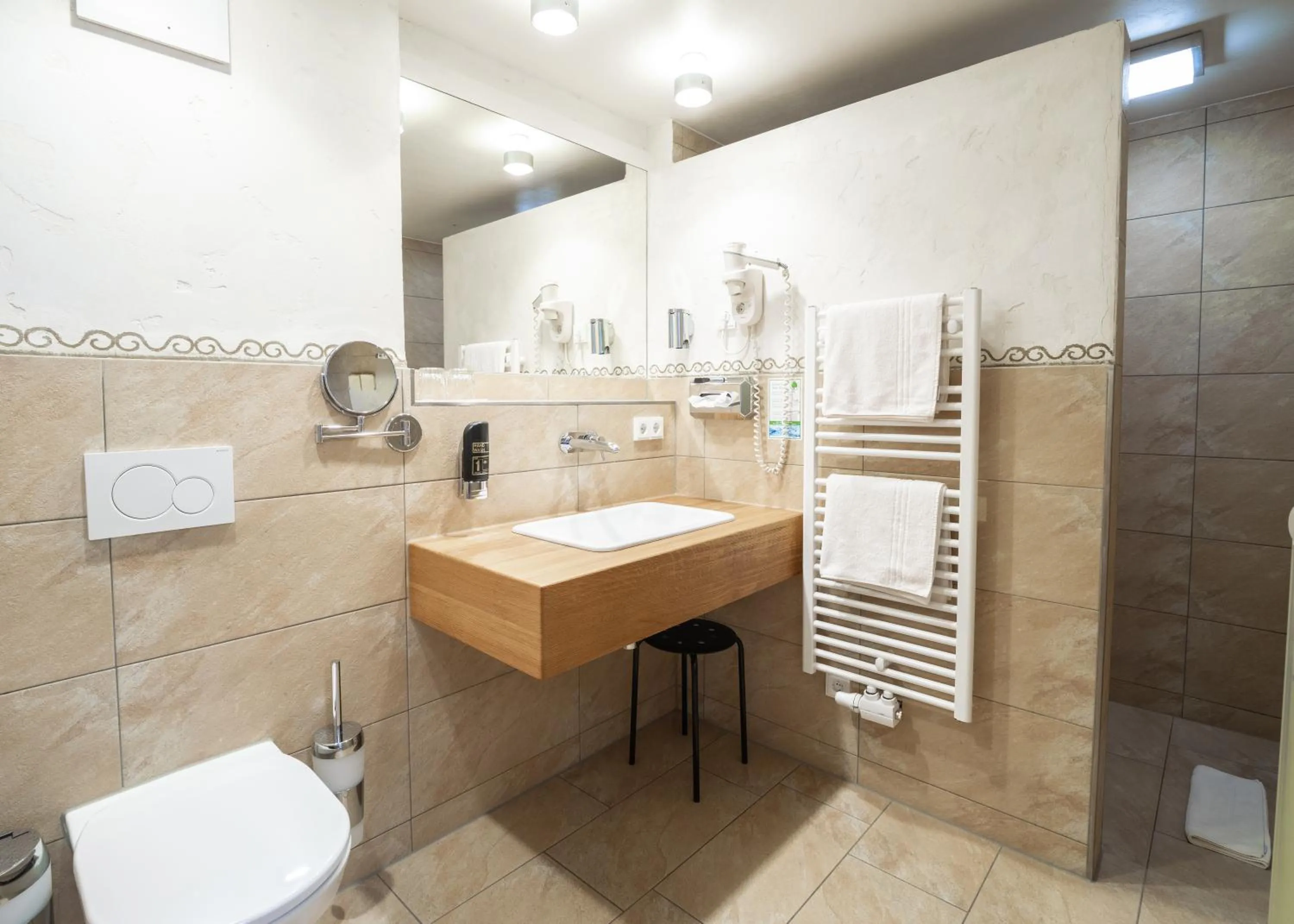 Toilet in Hotel Keindl