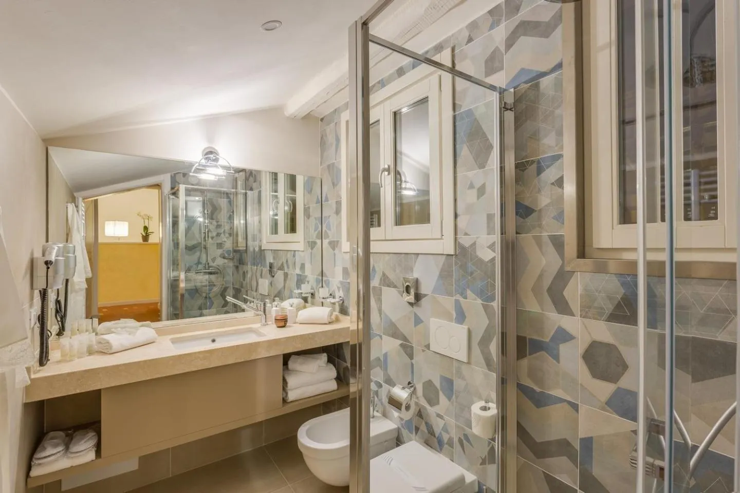 Shower in Battistero Residenza d'Epoca