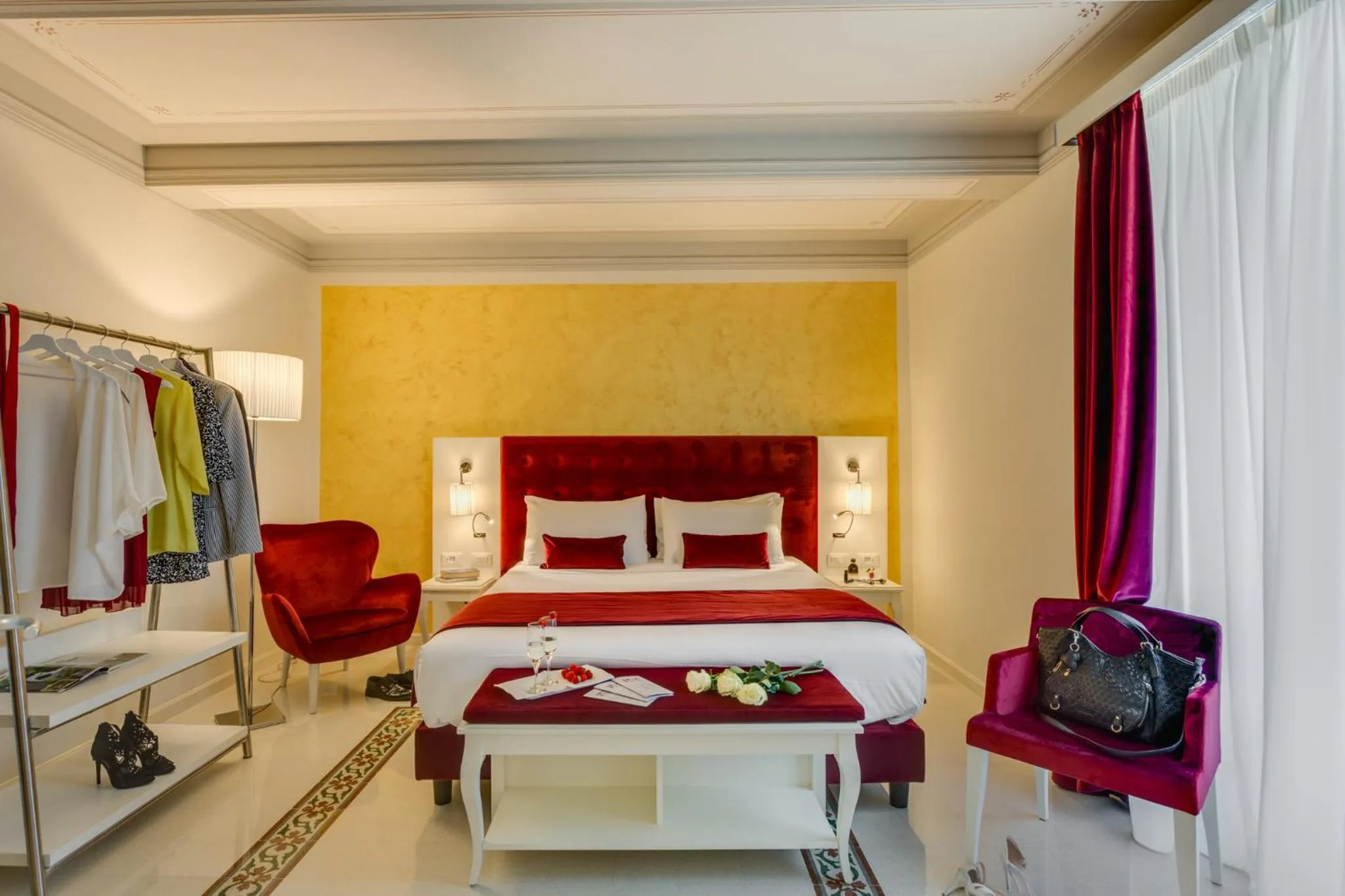 Photo of the whole room, Bed in Battistero Residenza d'Epoca