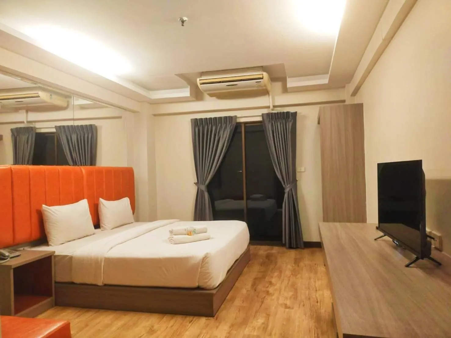 Bedroom, Bed in Tara Lake