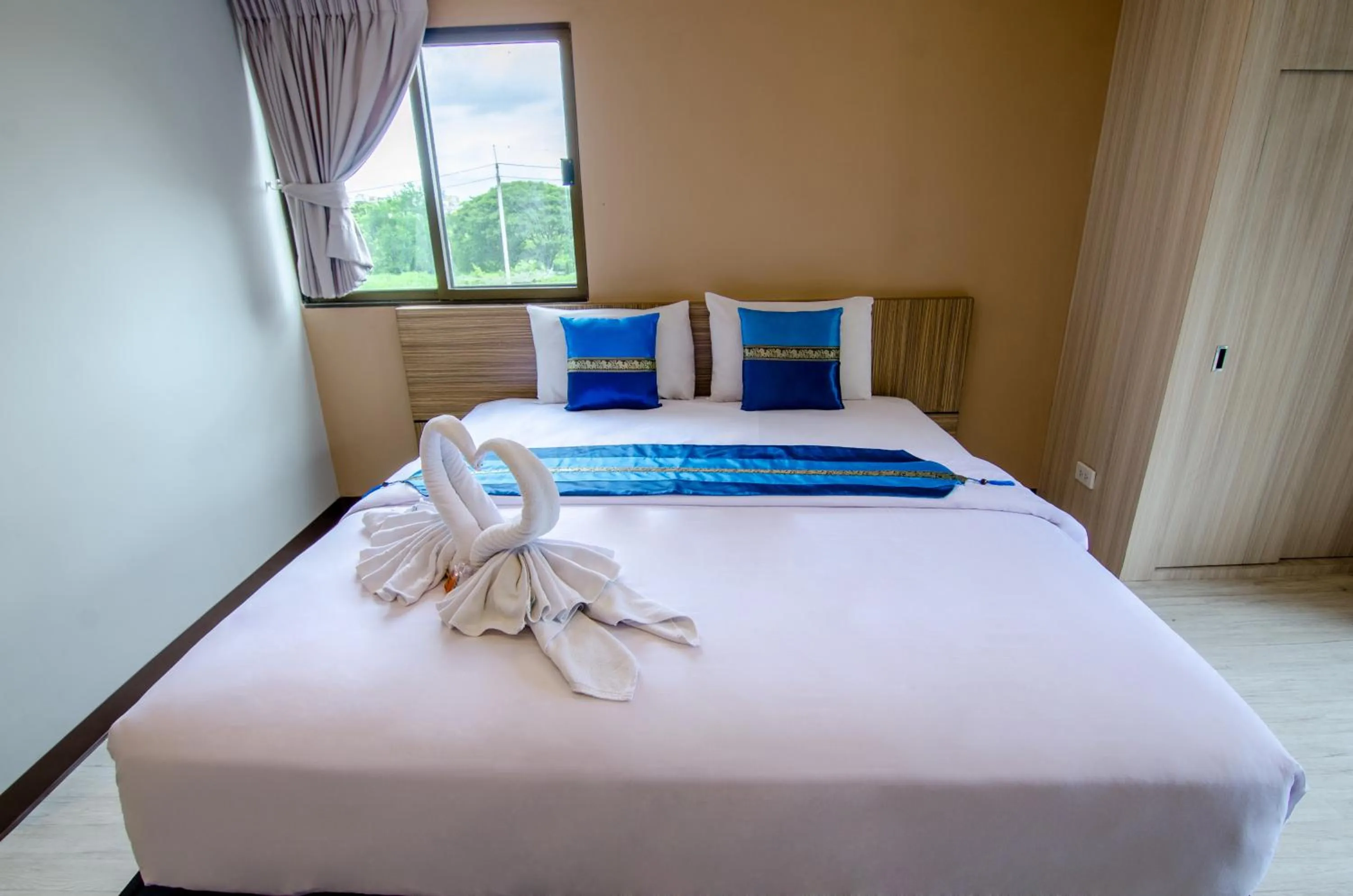 Bedroom, Bed in Tara Lake