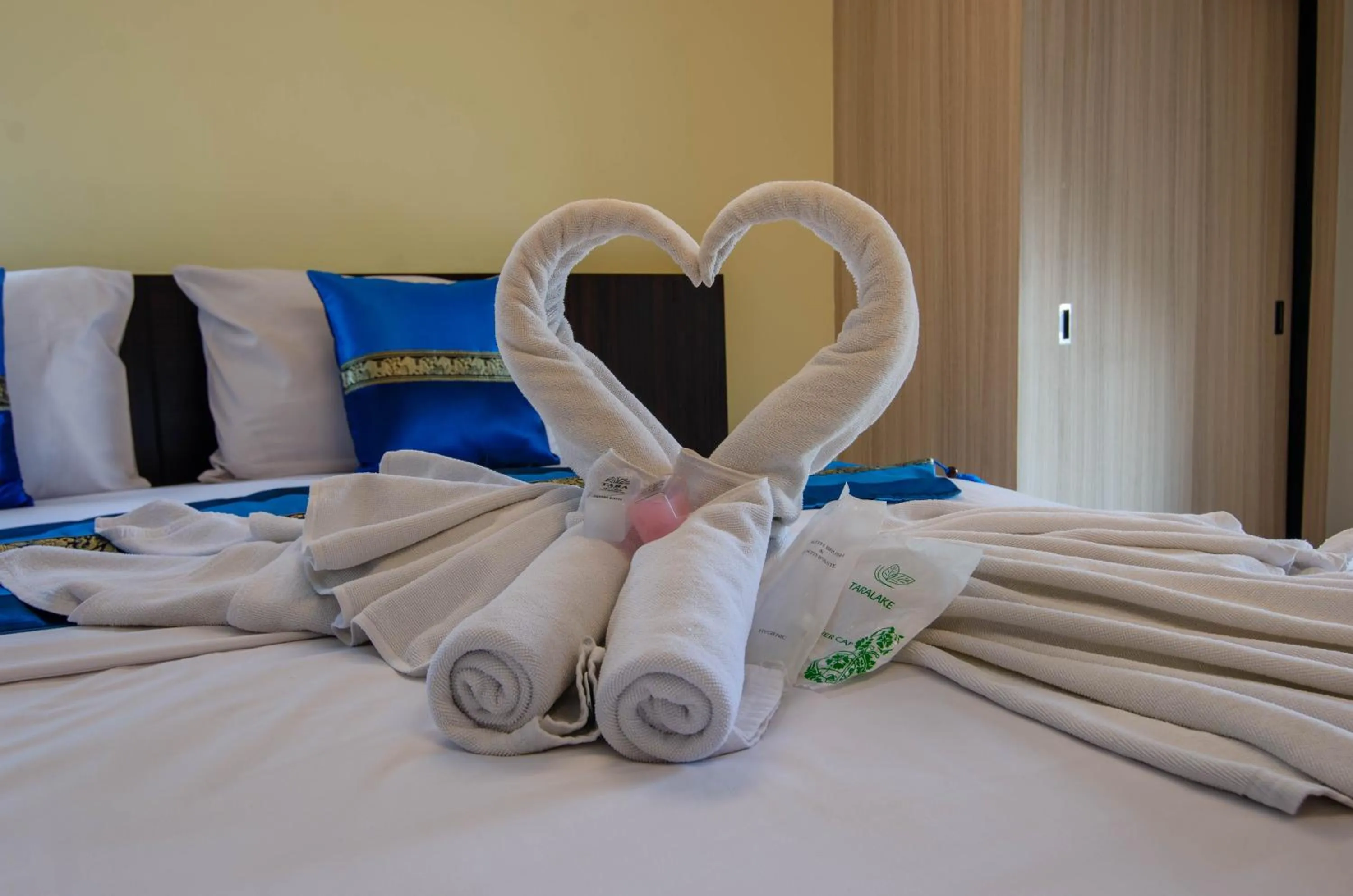 Bedroom, Bed in Tara Lake