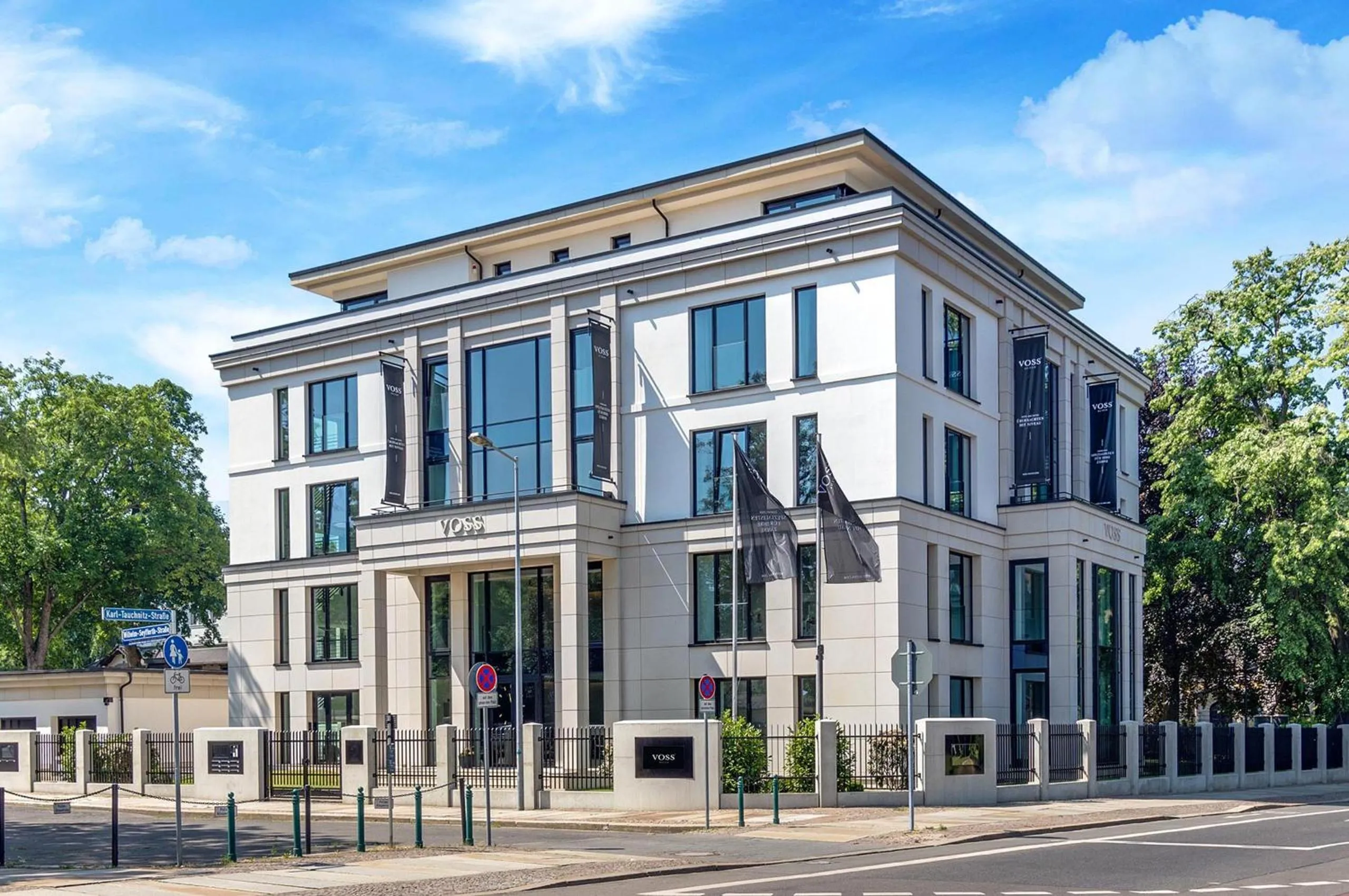 Property building in Voss Villa