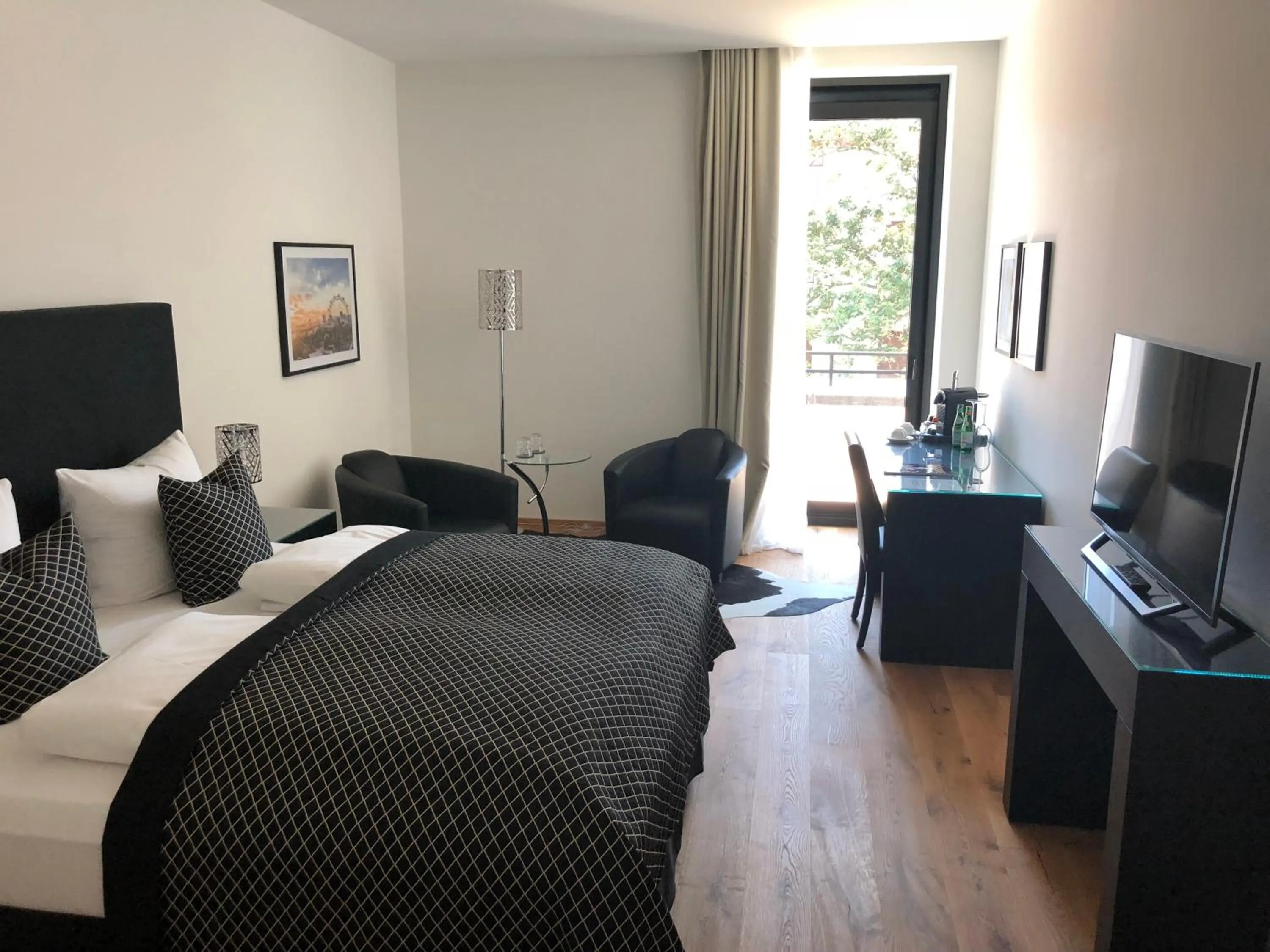 Photo of the whole room, Bed in Voss Villa