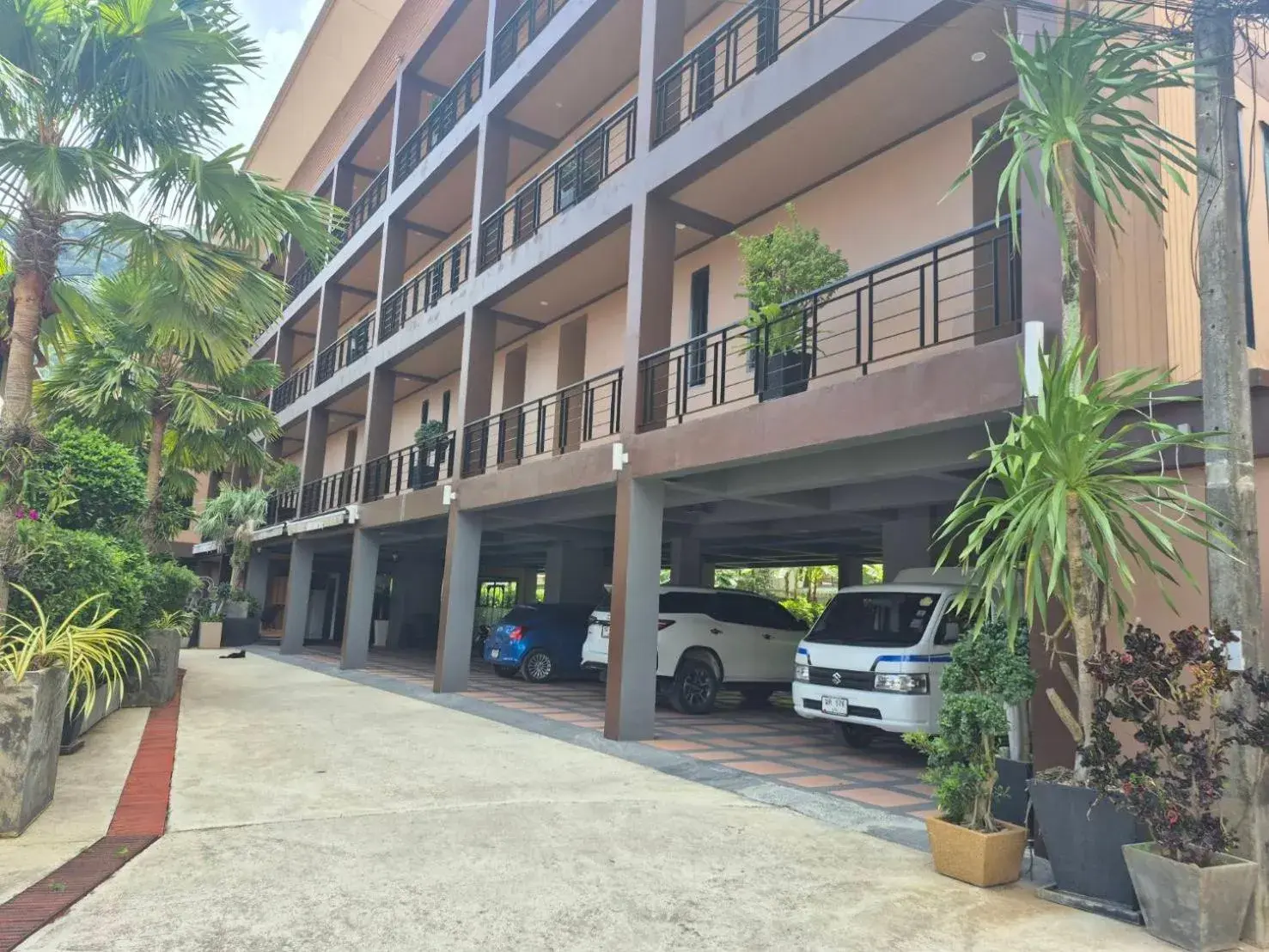 Property building in West Key Kamala Apartment Property building in West Key Kamala Apartment