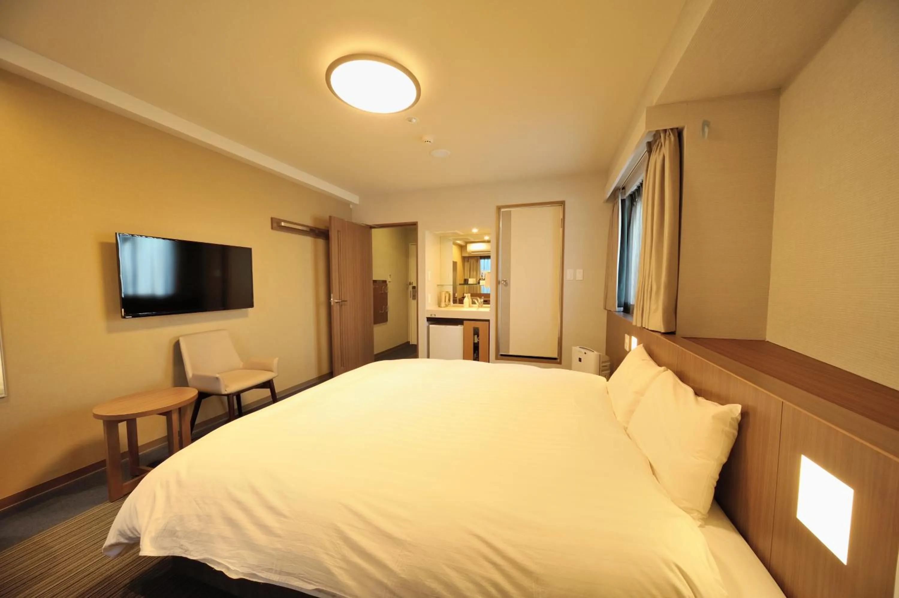 Photo of the whole room, Bed in Dormy Inn Express Meguro Aobadai Hot Spring