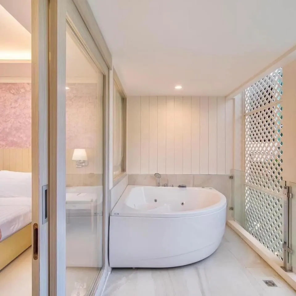 Shower, Bed in The Sea Cret Hua Hin