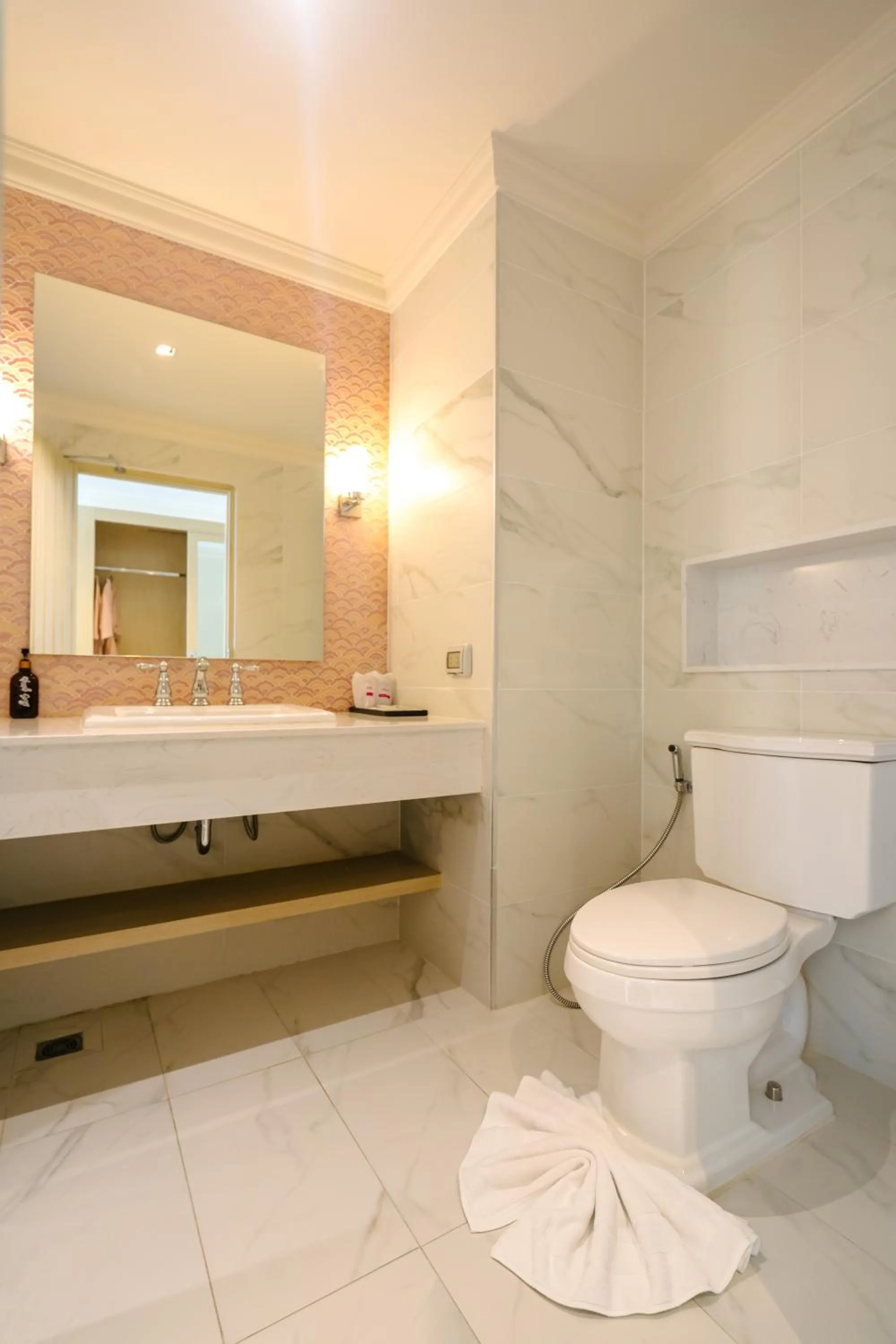 Shower in The Sea Cret Hua Hin