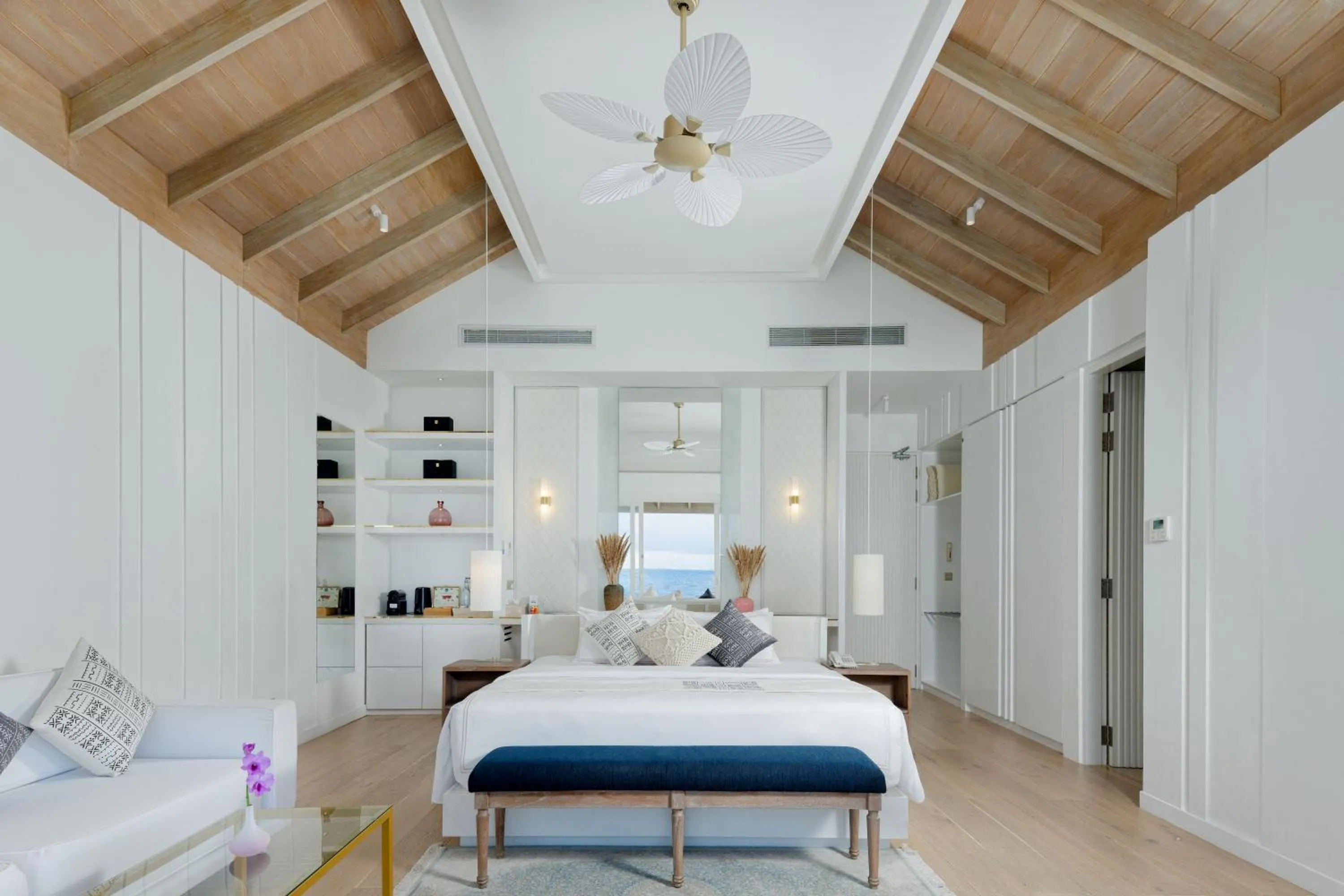 Photo of the whole room, Bed in Bandos Maldives