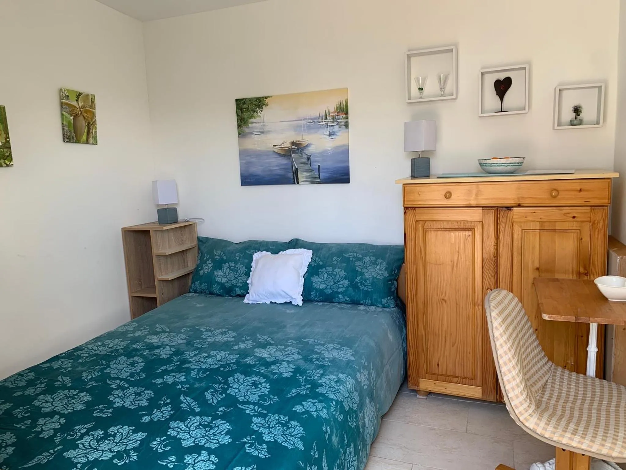 Bed in Apartments Mirian