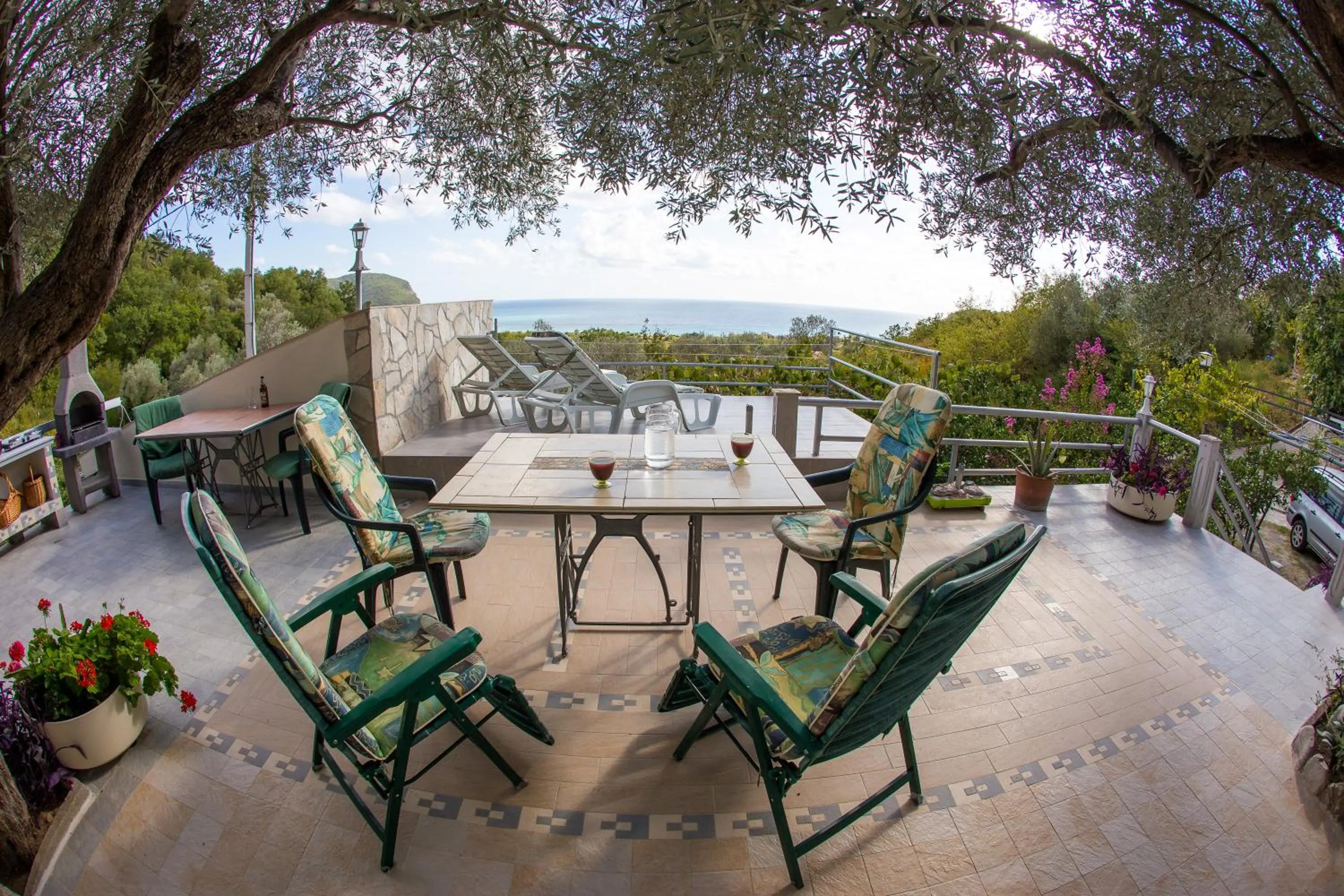 BBQ facilities in Apartments Mirian