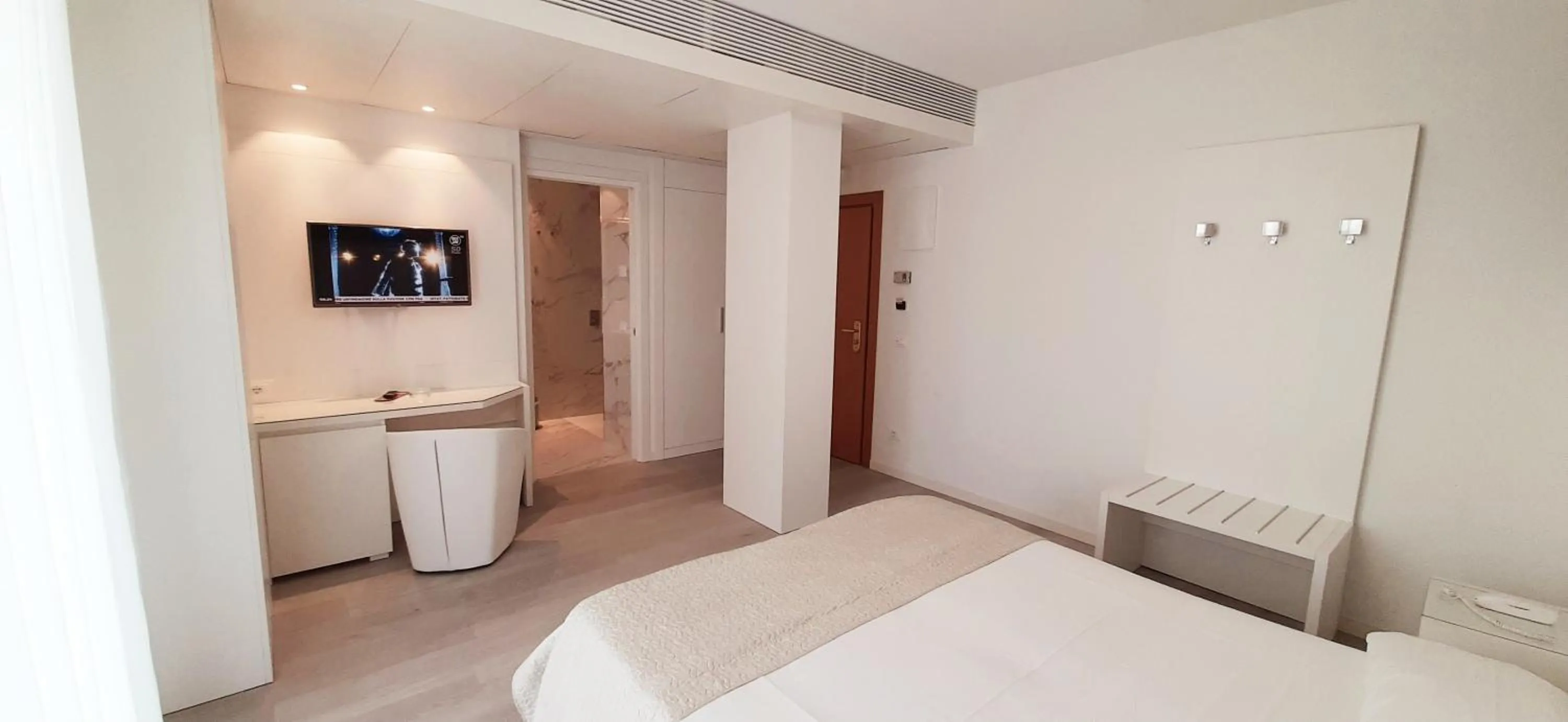 Photo of the whole room, Bed in Grand Hotel Playa