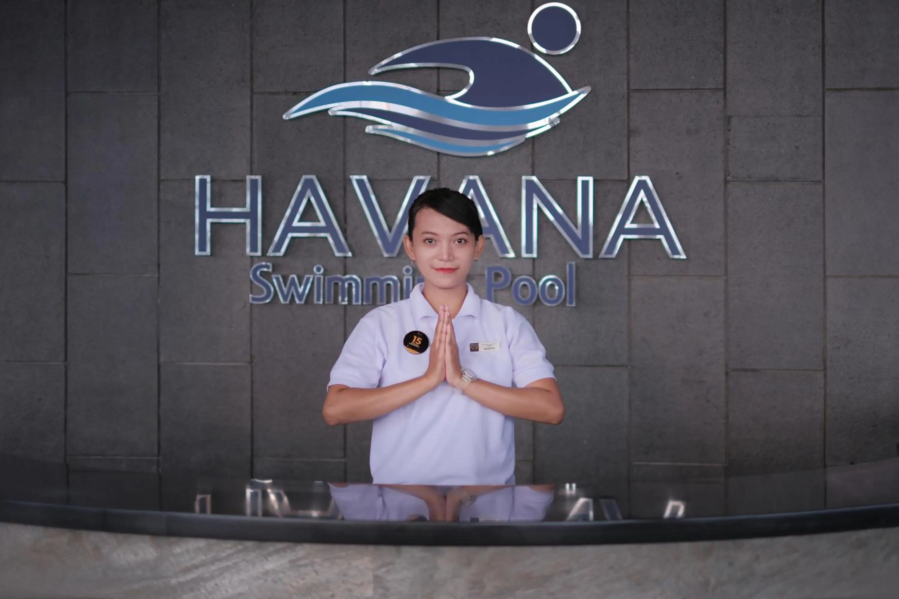 Swimming pool in Merlynn Park Hotel