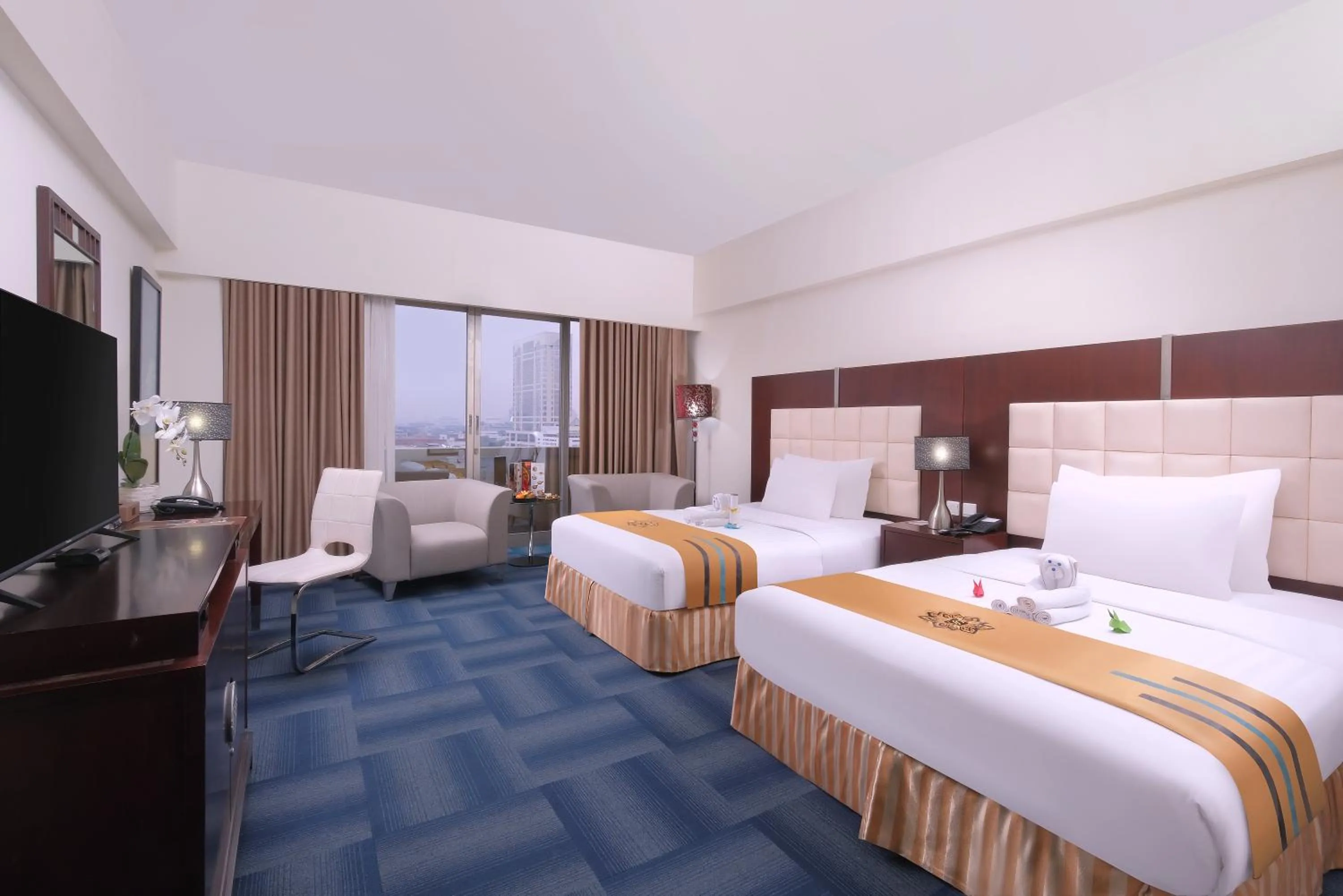 Bed in Merlynn Park Hotel