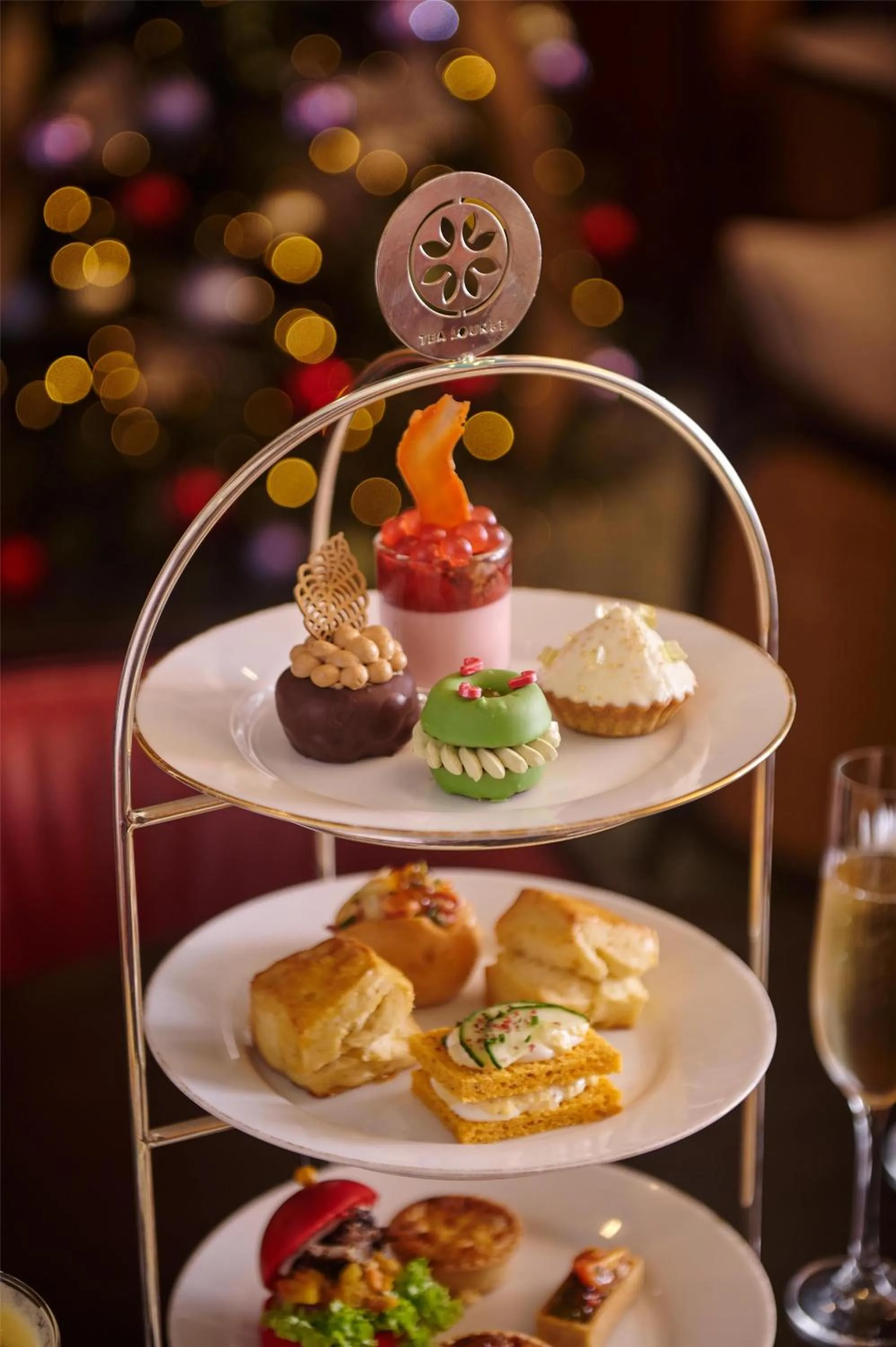 Dining area in Conrad Singapore Orchard