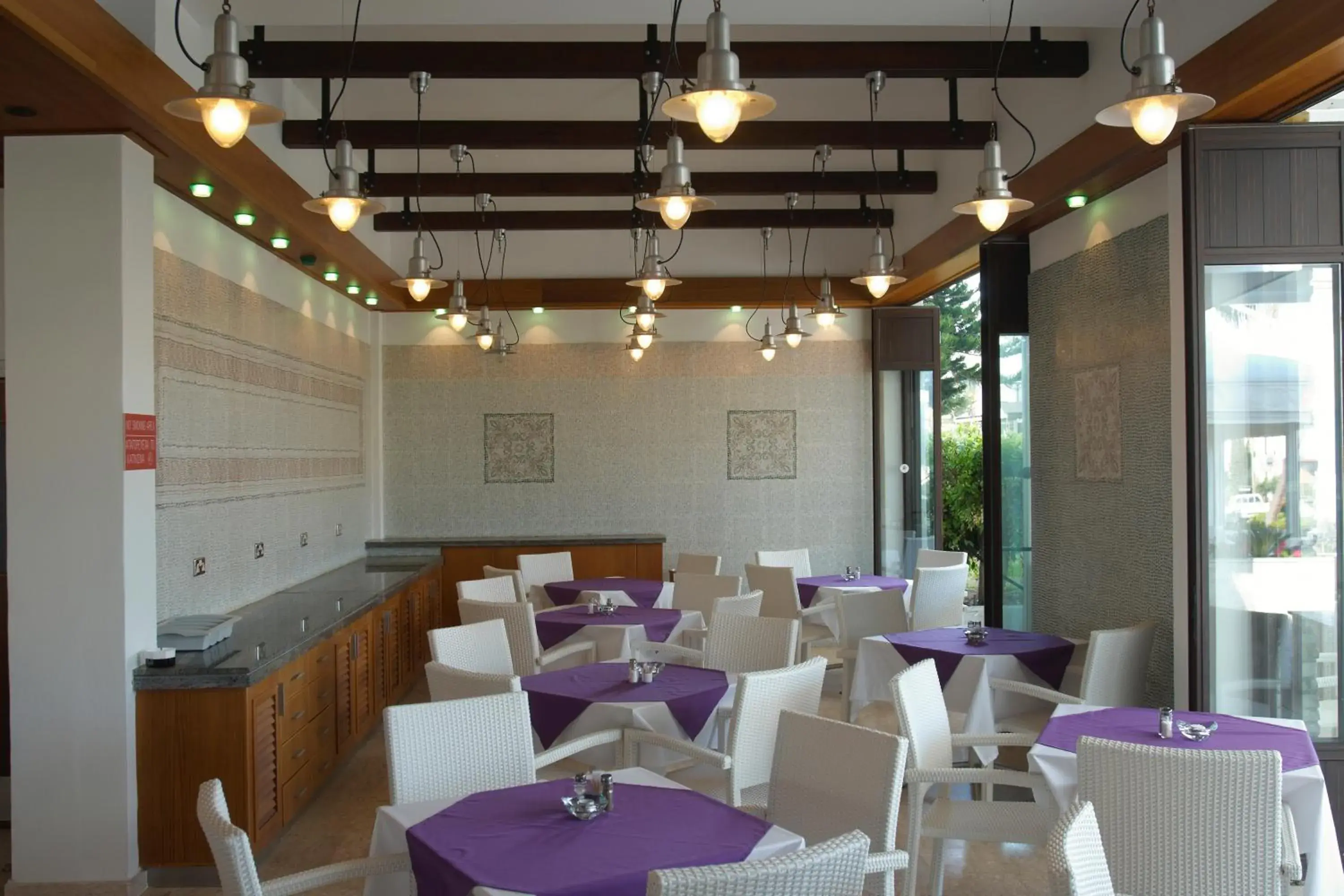 Restaurant/places to eat in Senator Hotel Apartments - Adults Only Restaurant/places to eat in Senator Hotel Apartments - Adults Only