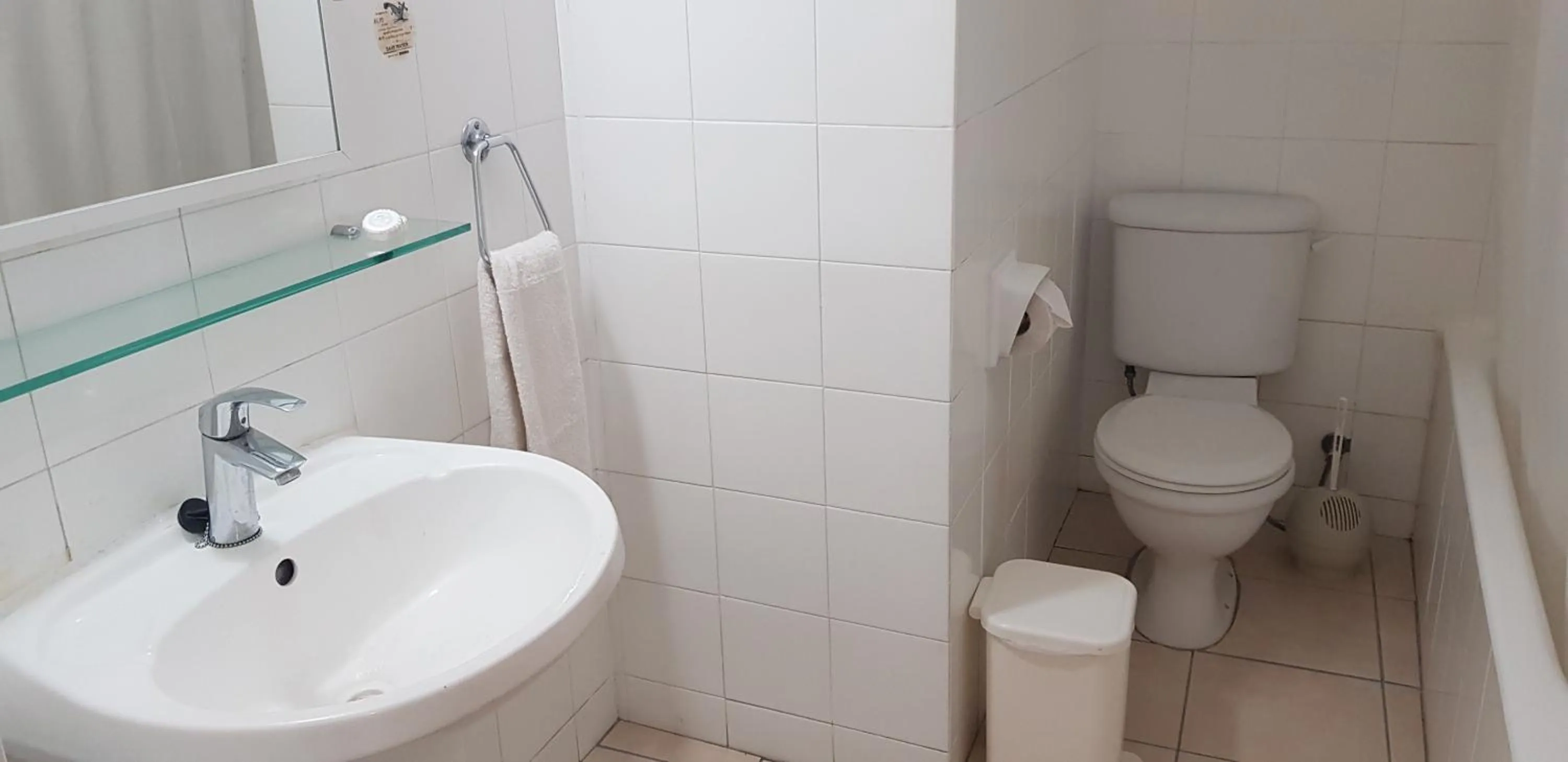 Bathroom in Senator Hotel Apartments - Adults Only