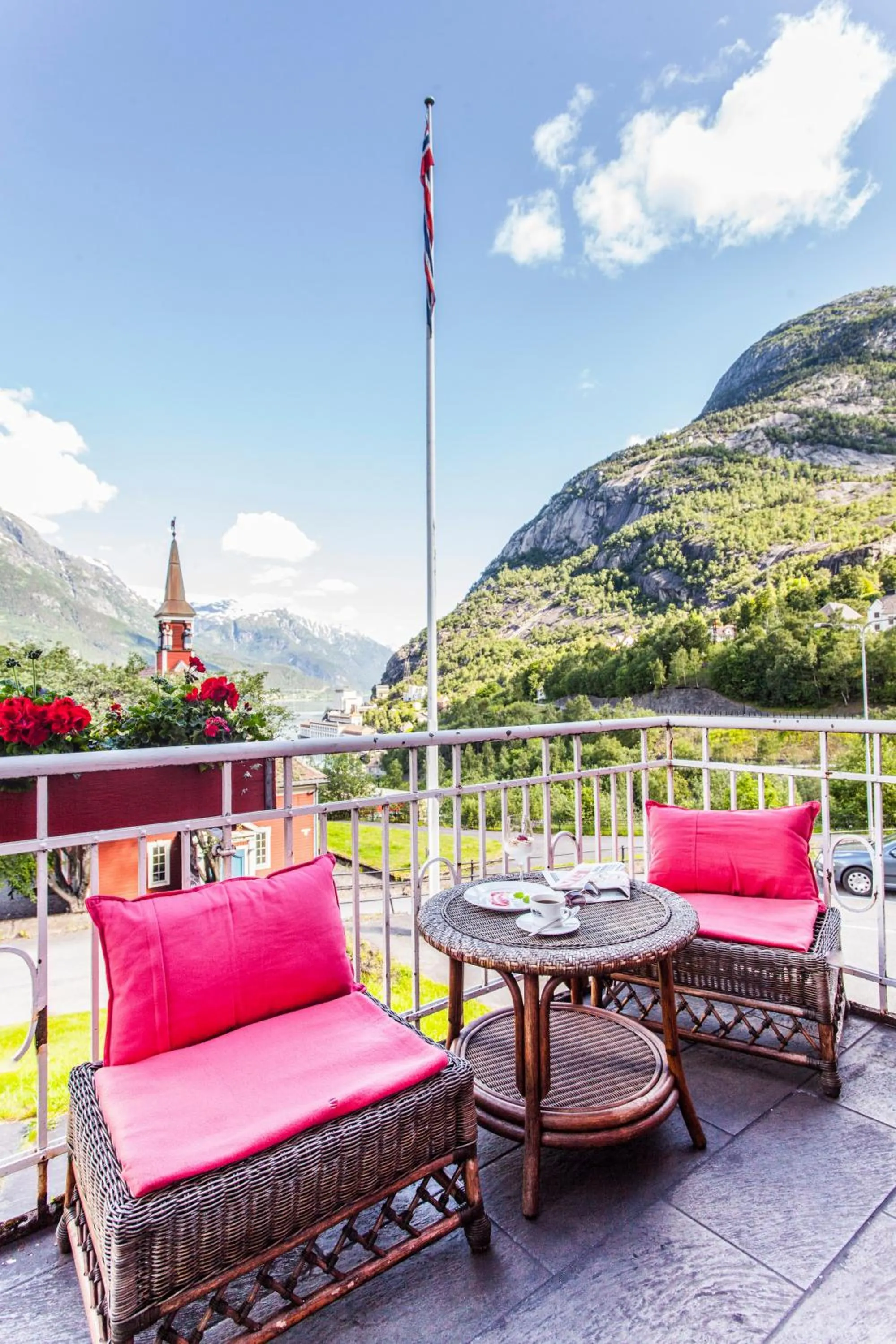 Sea view in Tyssedal Hotel