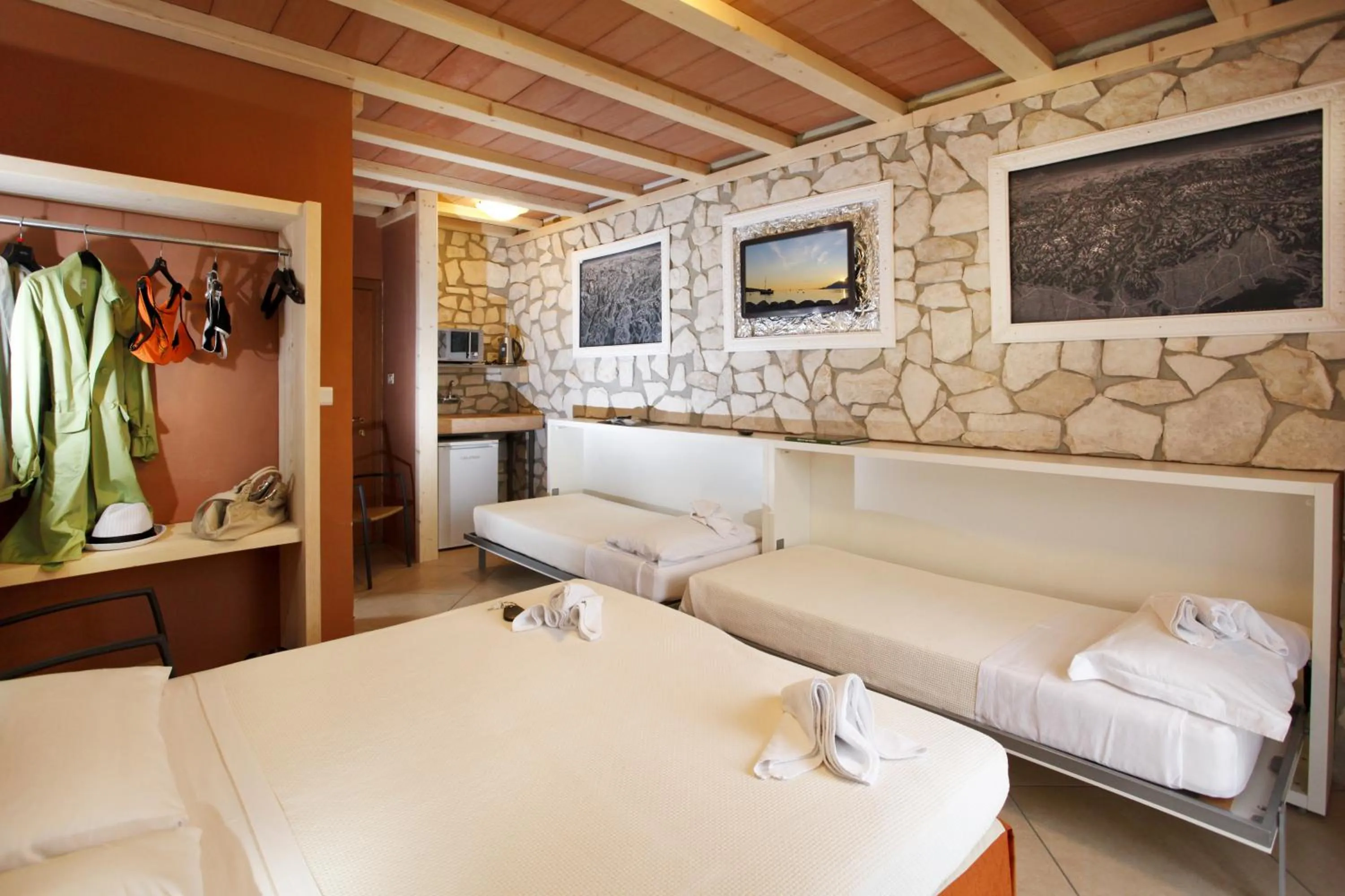 Photo of the whole room, Bed in Albergo Garni Orchidea