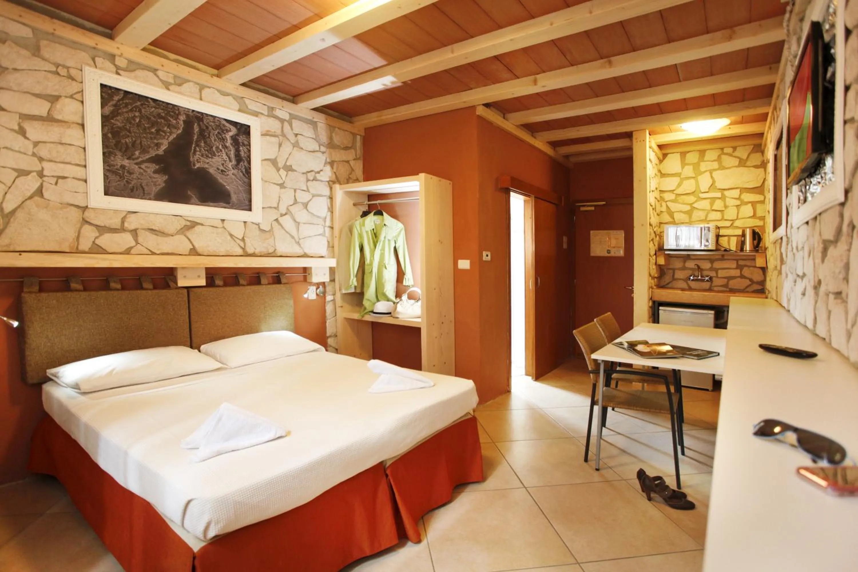 Photo of the whole room, Bed in Albergo Garni Orchidea