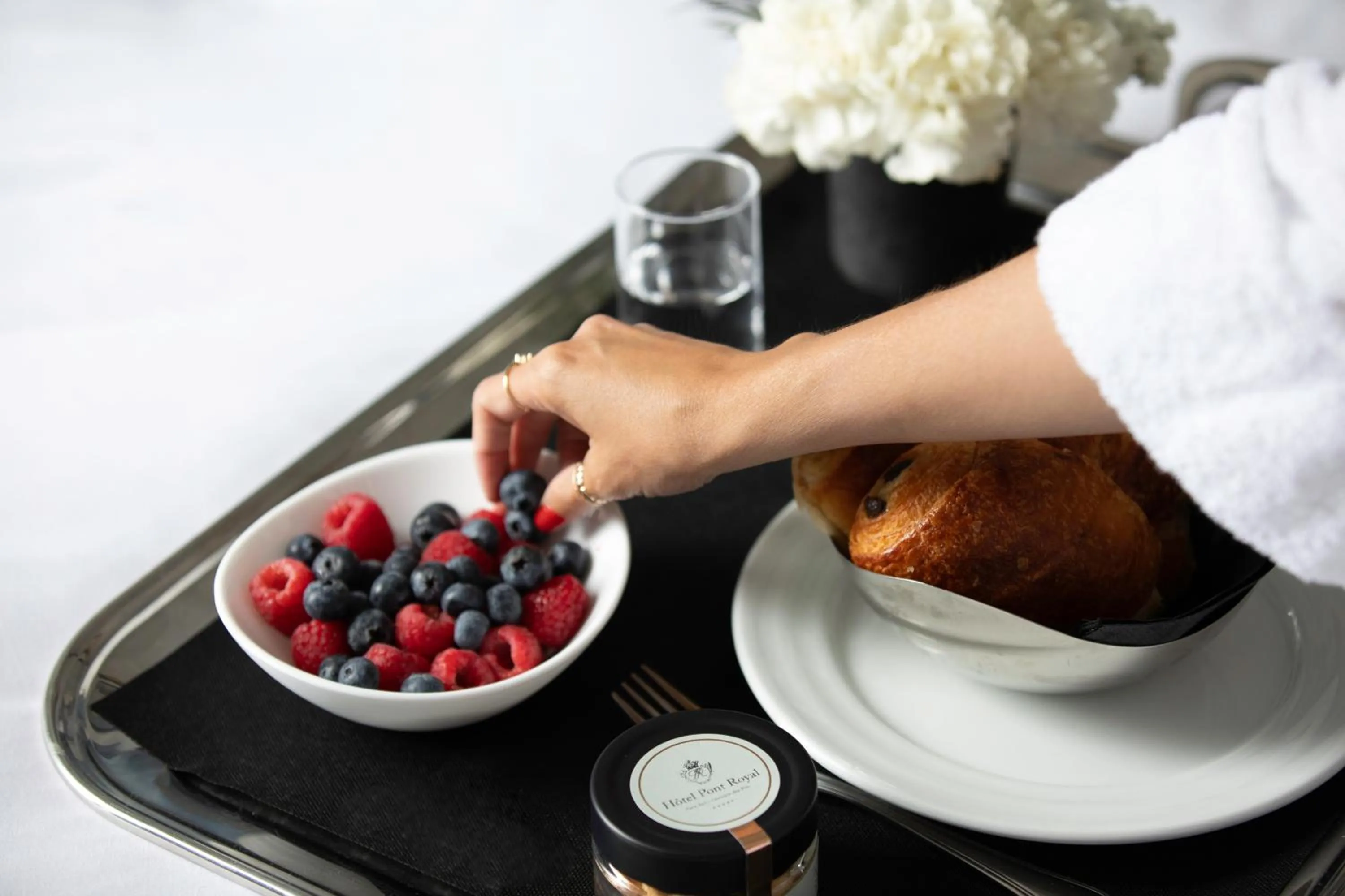 Food and drinks in Hôtel Pont Royal Paris