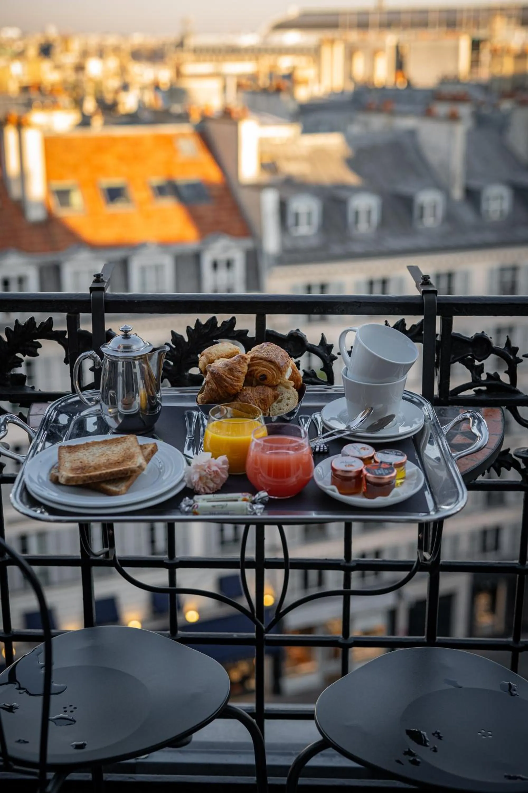 View (from property/room) in Hôtel Pont Royal Paris