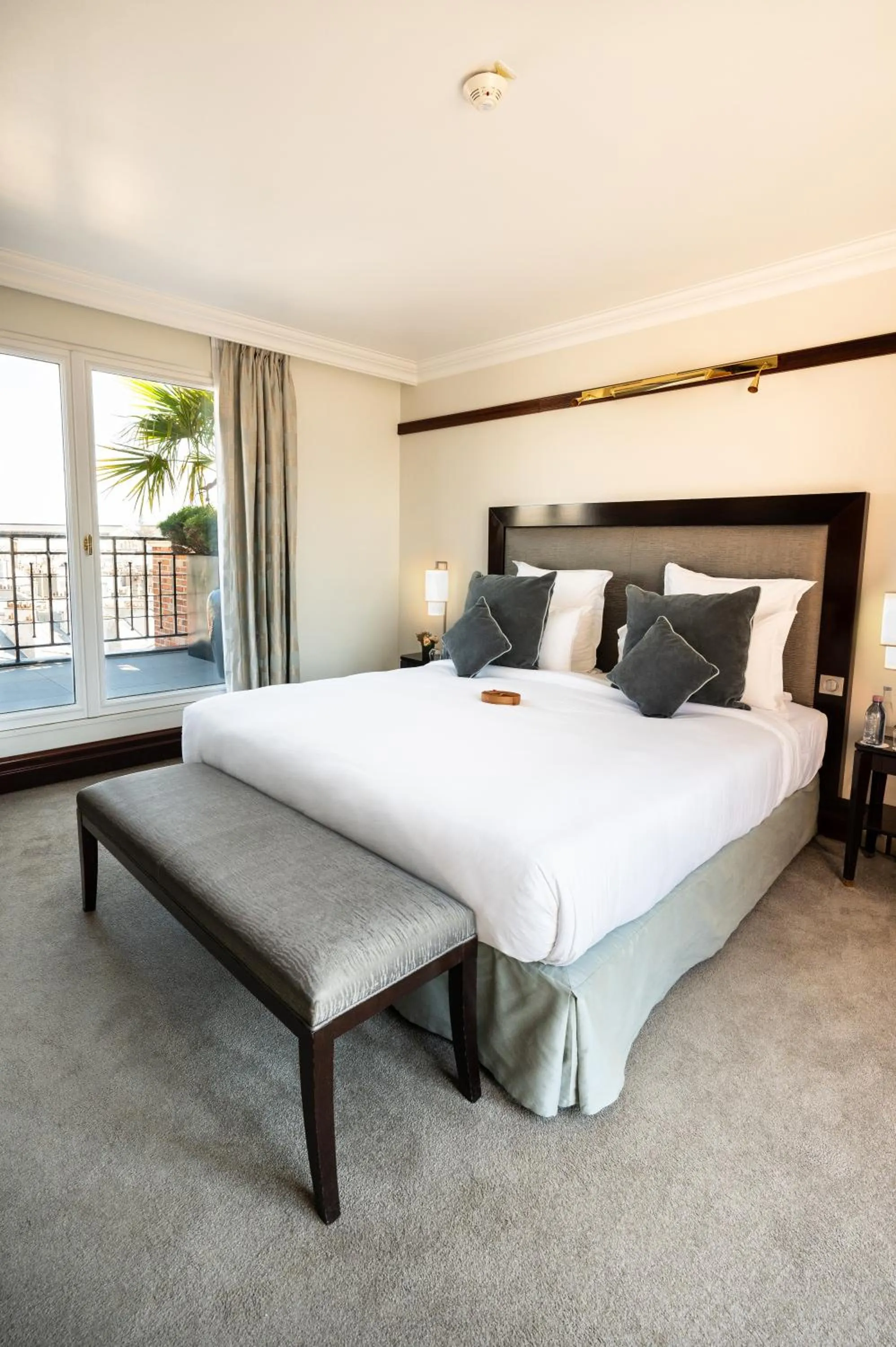 Bed in Hôtel Pont Royal Paris