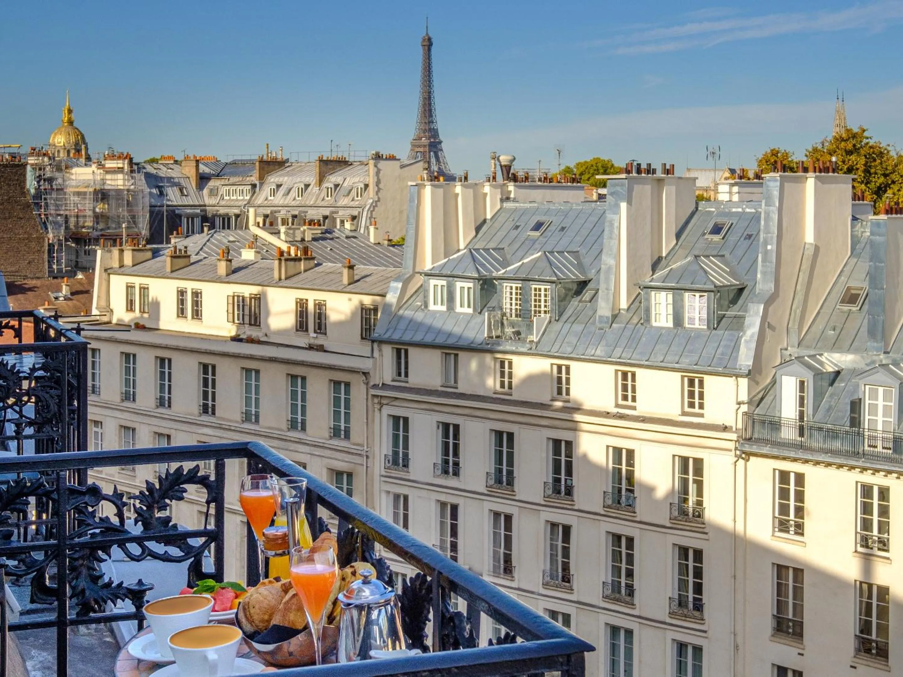 City view in Hôtel Pont Royal Paris
