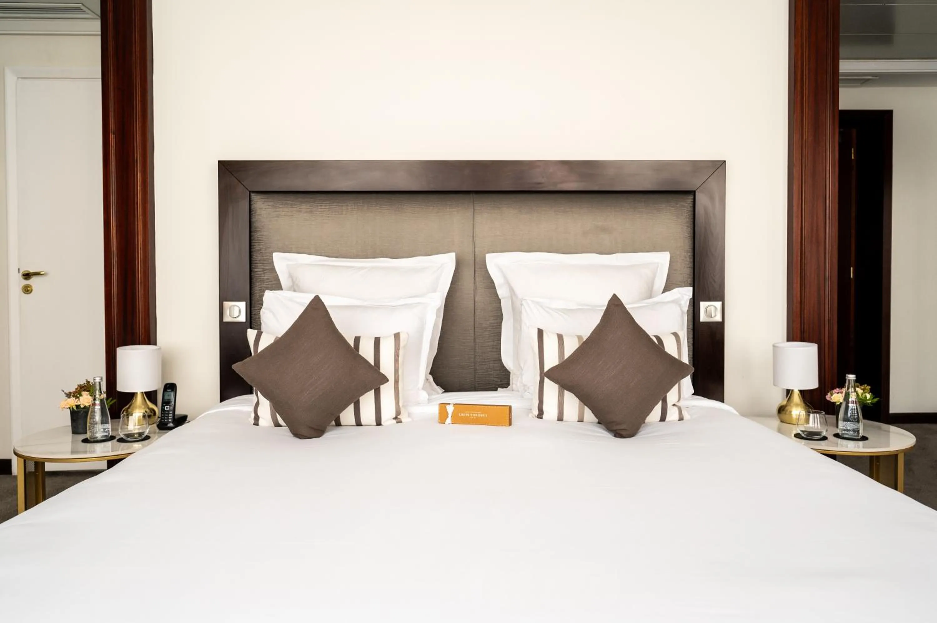 Bedroom, Bed in Hôtel Pont Royal Paris