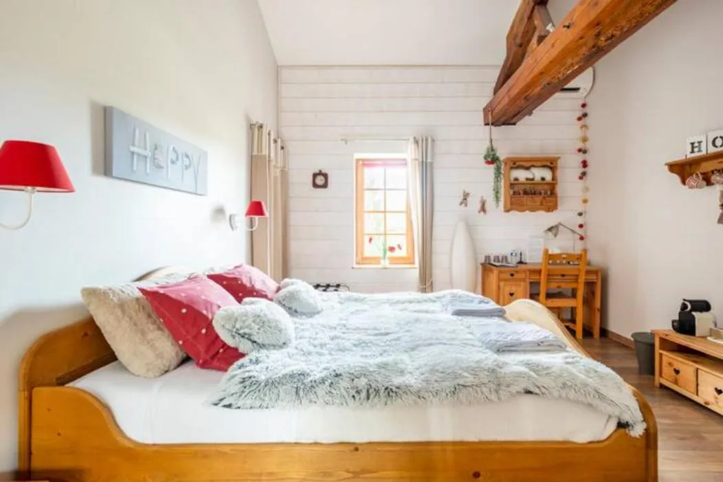 Bedroom, Bed in B&B Des Histoires d'Anges - Côté Jardin - Accueil Vélo