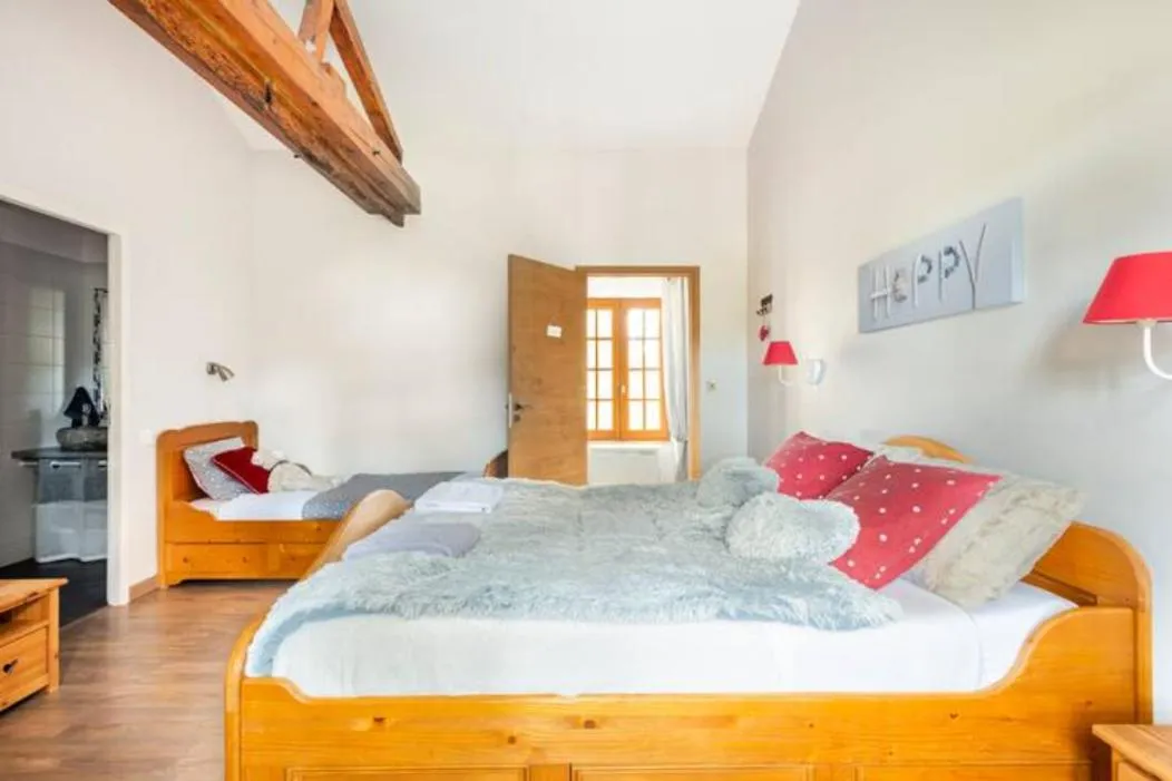 Bedroom, Bed in B&B Des Histoires d'Anges - Côté Jardin - Accueil Vélo