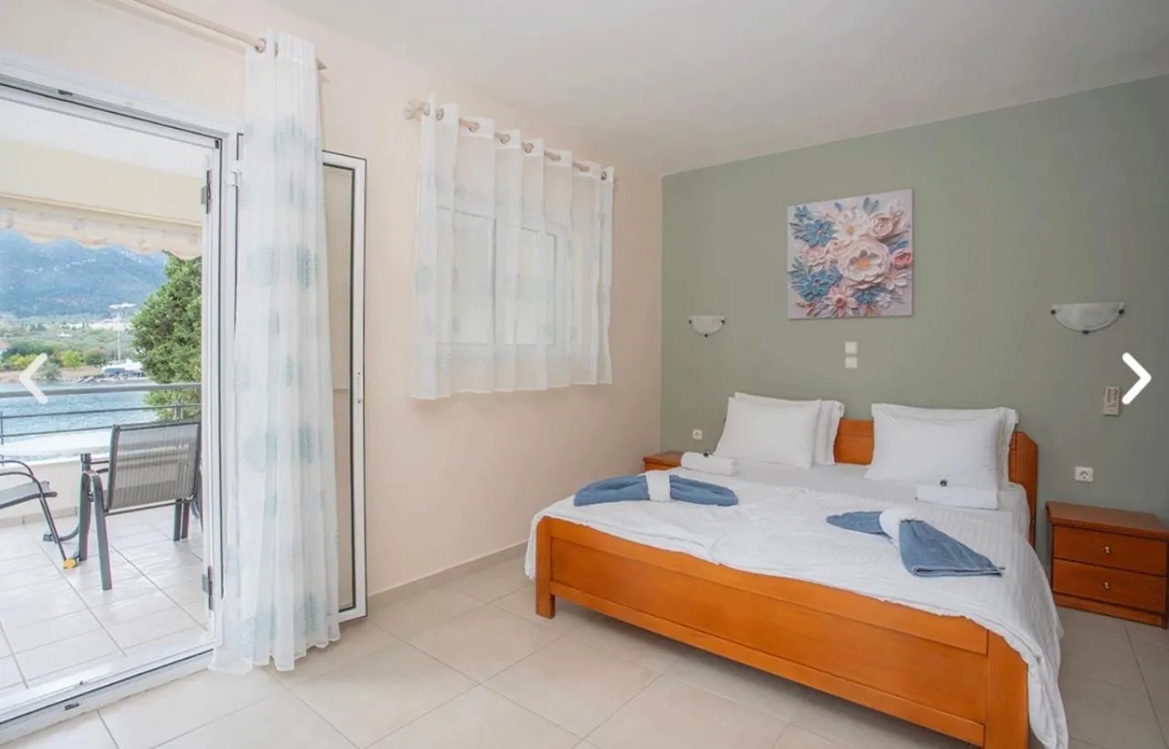 Bed in Geni Garden Apartments