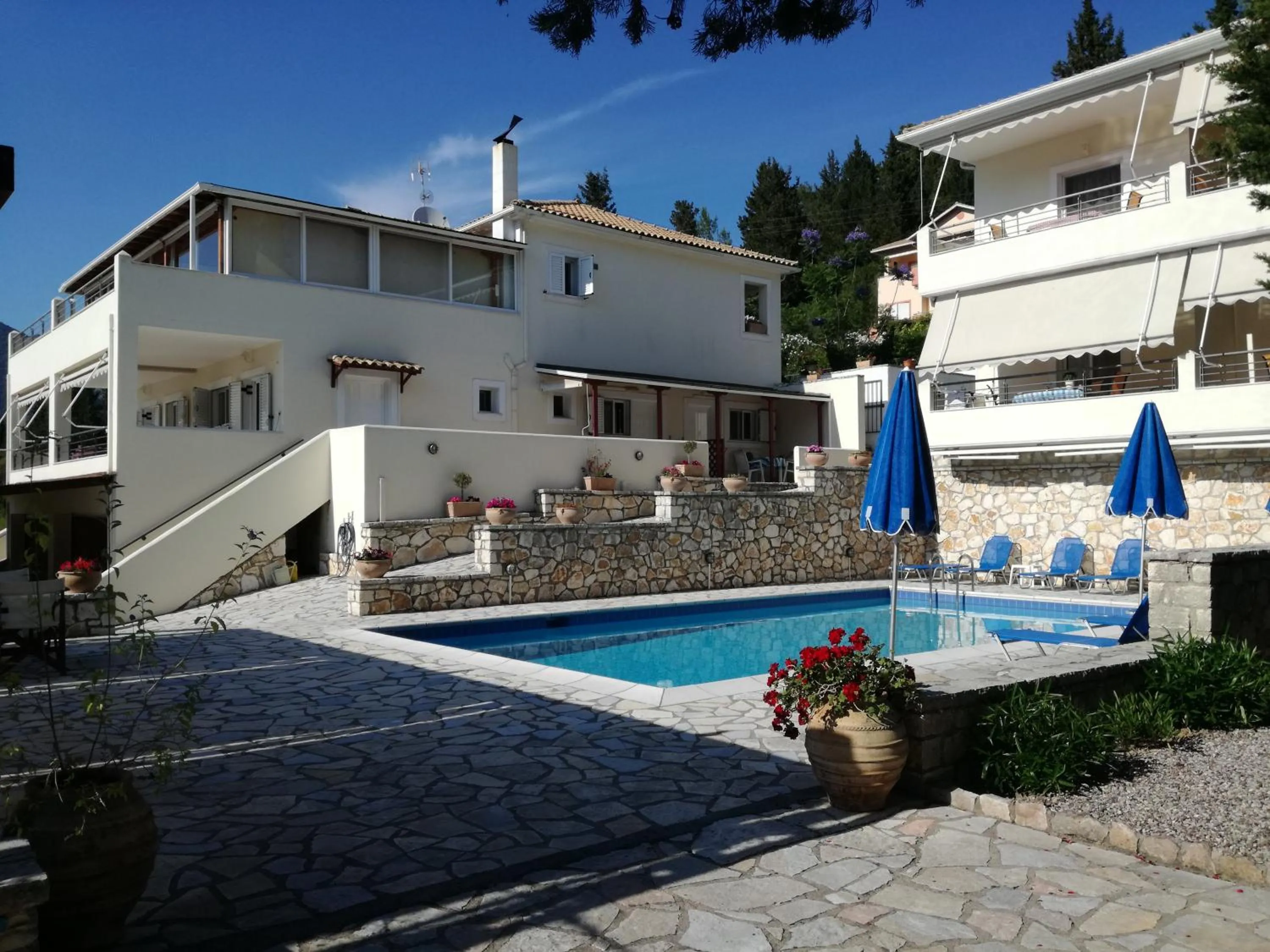 Swimming pool in Geni Garden Apartments